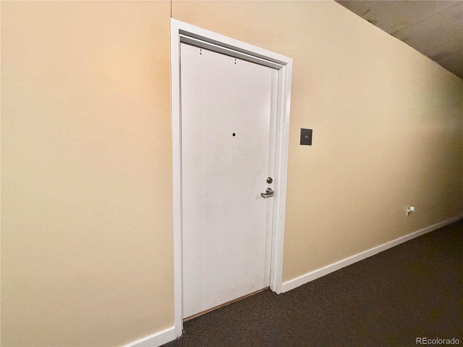275 S Harrison St #312, Denver, CO 80209