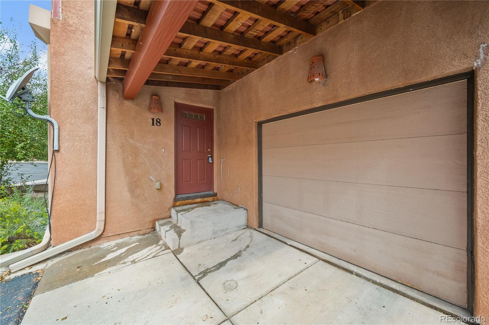 18 Taos Pl, Manitou Springs, CO 80829