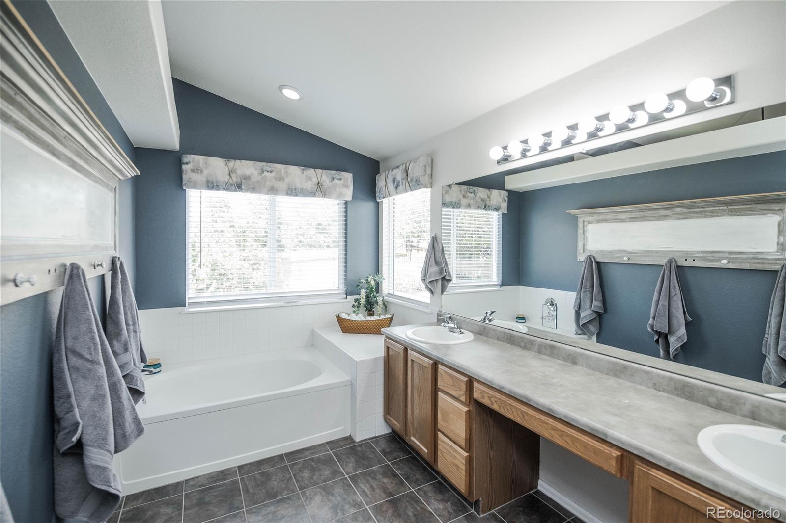 22755 E Alamo Pl, Aurora, CO 80015