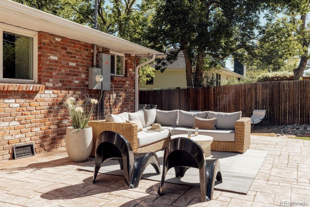 5490 W Rowland Ave, Littleton, CO 80128