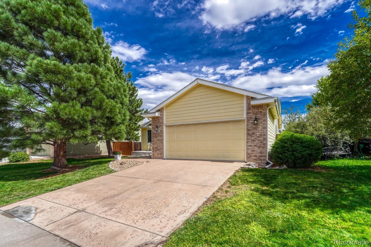 832 Pitkin Way, Castle Rock, CO 80104
