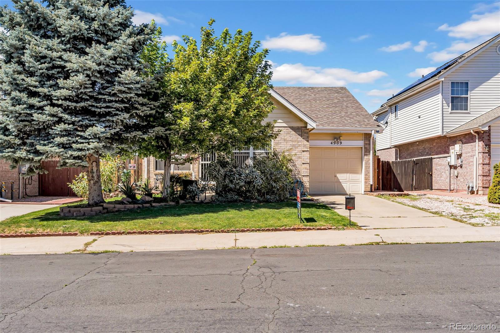 4909 Eagle St, Denver, CO 80239