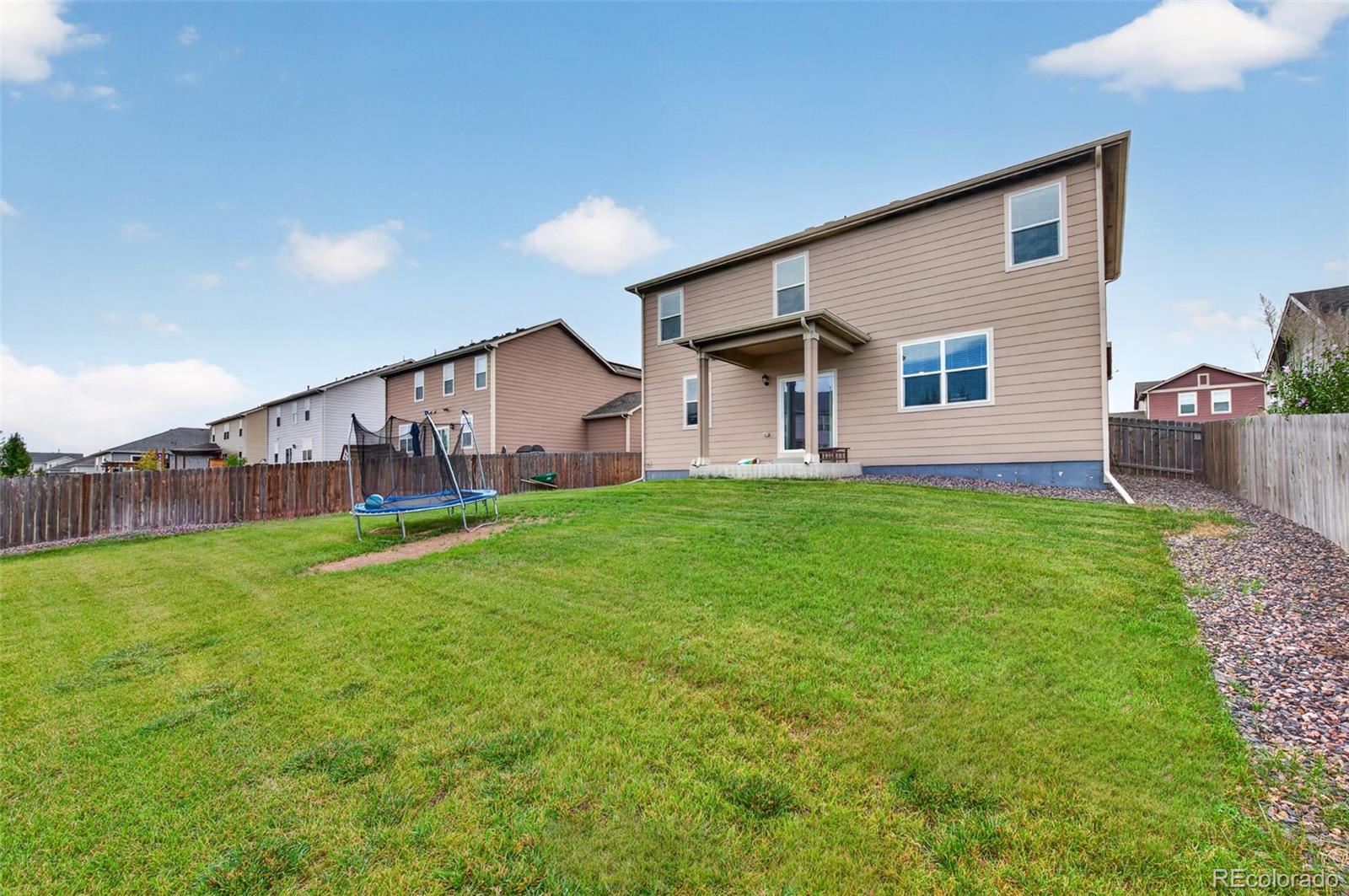 914 Charlton Dr, Windsor, CO 80550