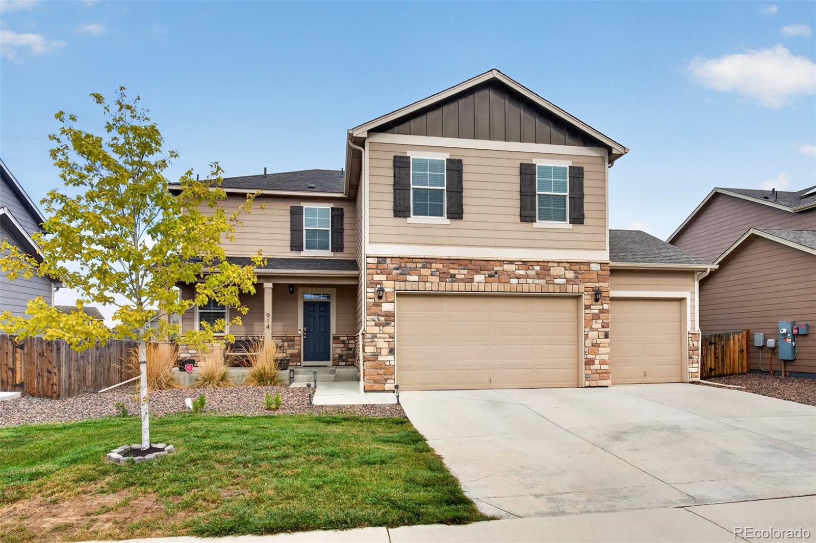 914 Charlton Dr, Windsor, CO 80550