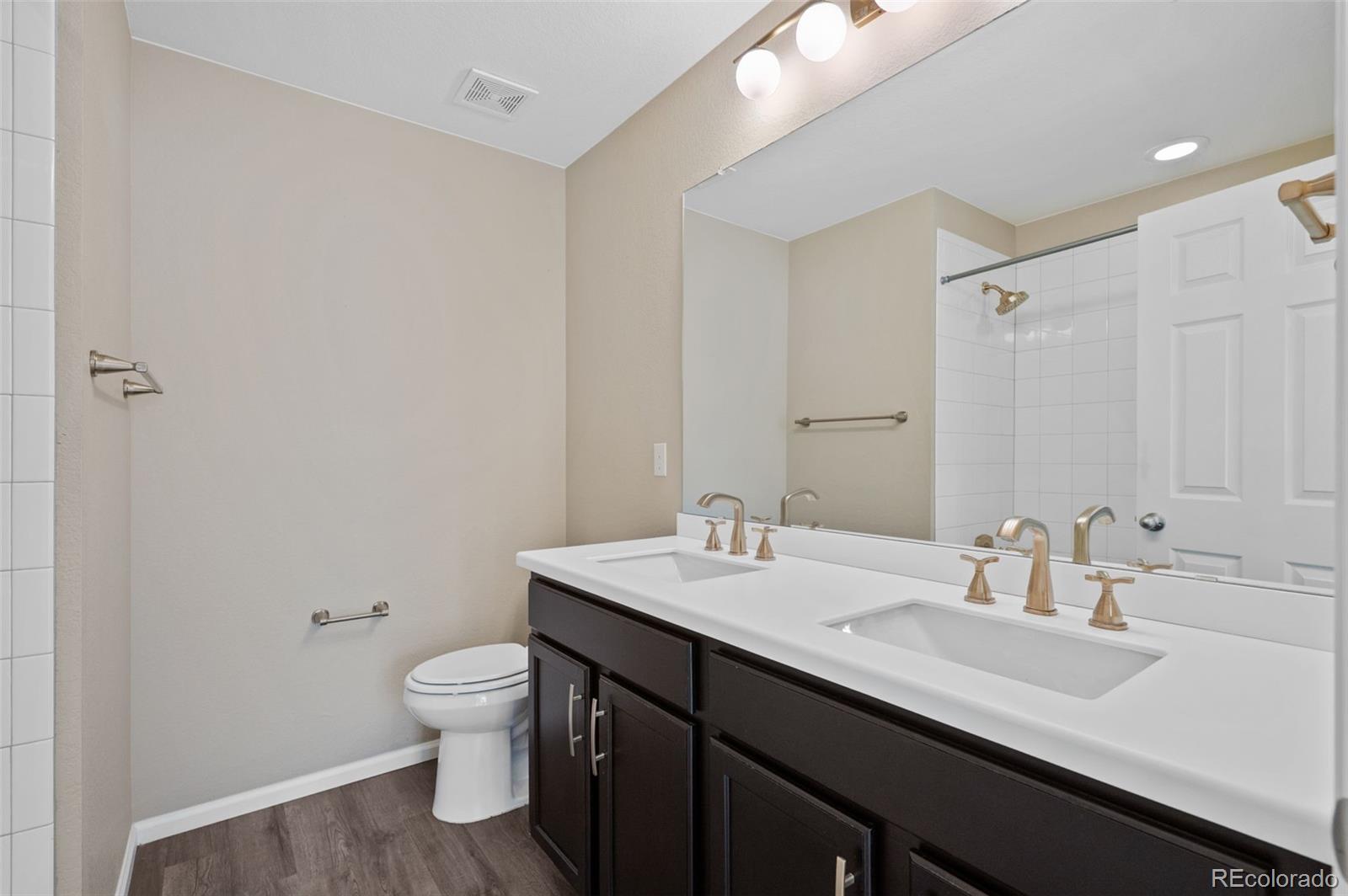 24231 E 40th Ave, Aurora, CO 80019