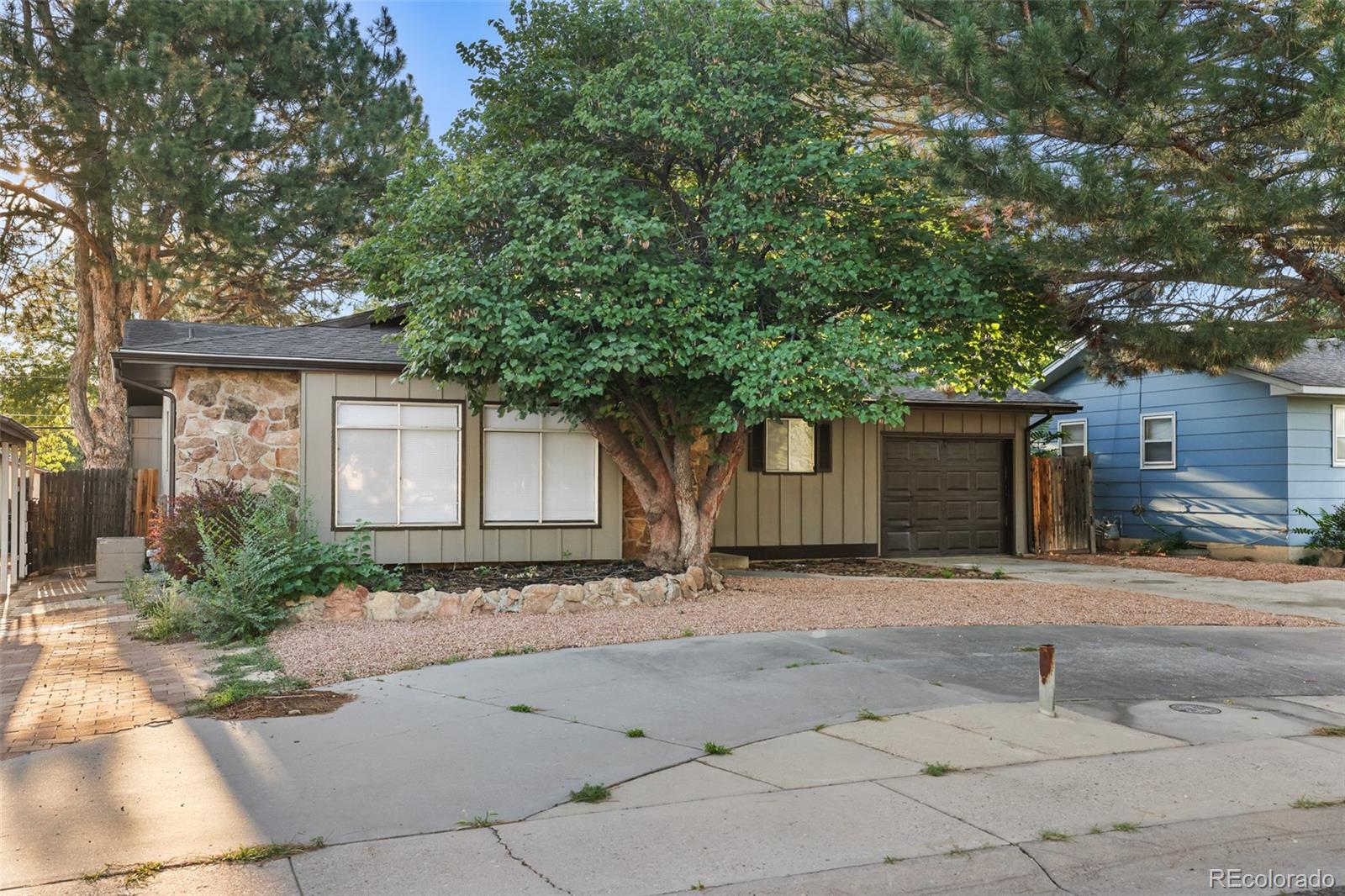 1818 Maplewood Dr, Pueblo, CO 81005