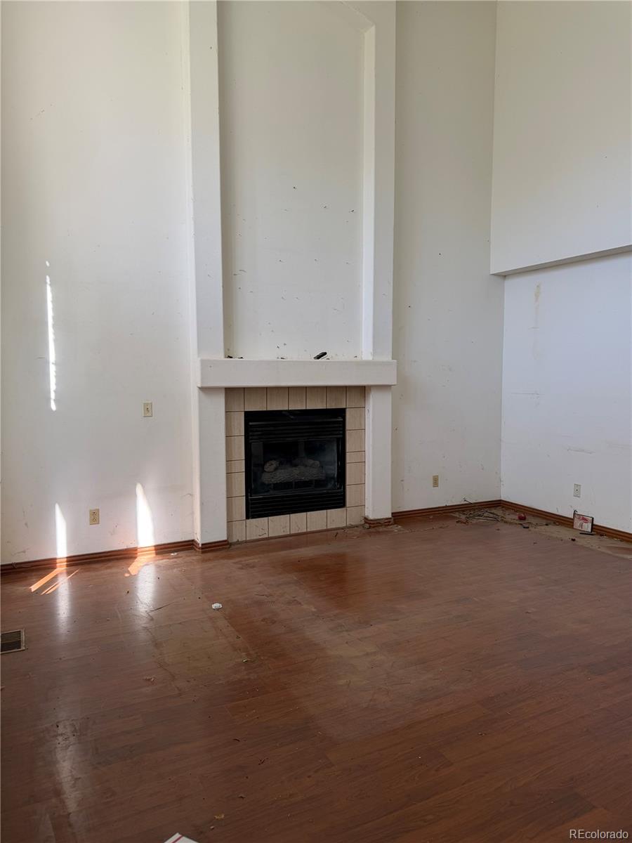 2221 S Moline Ct, Aurora, CO 80015