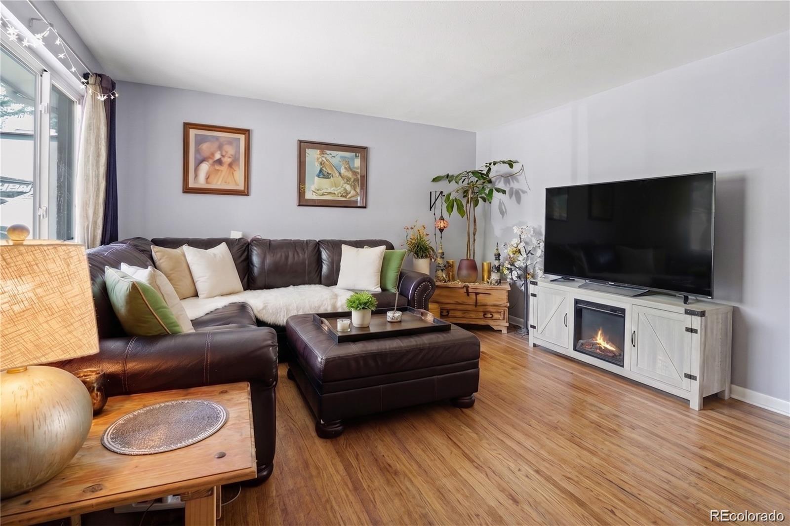 1092 S Iris St, Lakewood, CO 80226