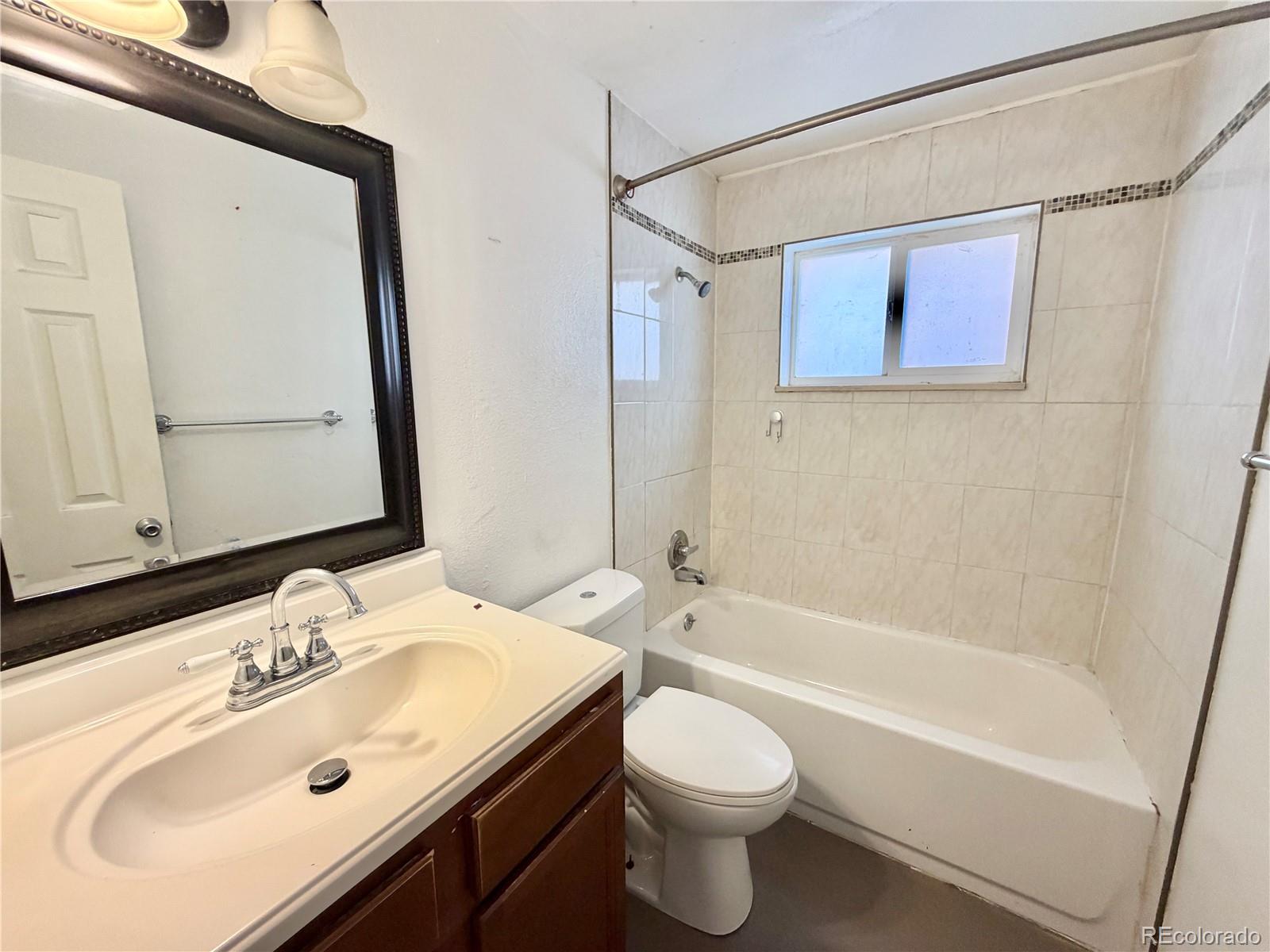 1090 S Eliot St #101, Denver, CO 80219