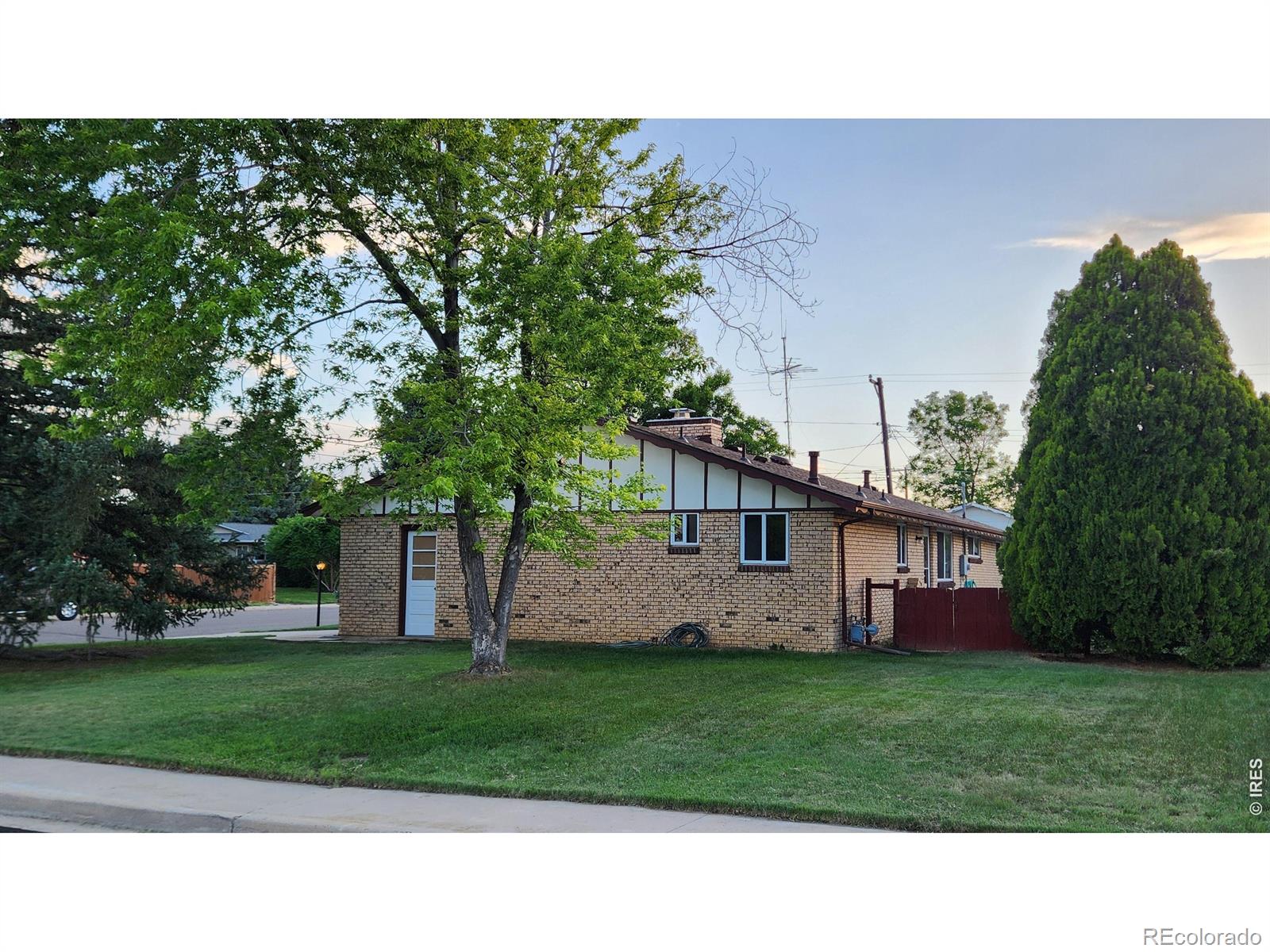 521 W 33rd St, Loveland, CO 80538