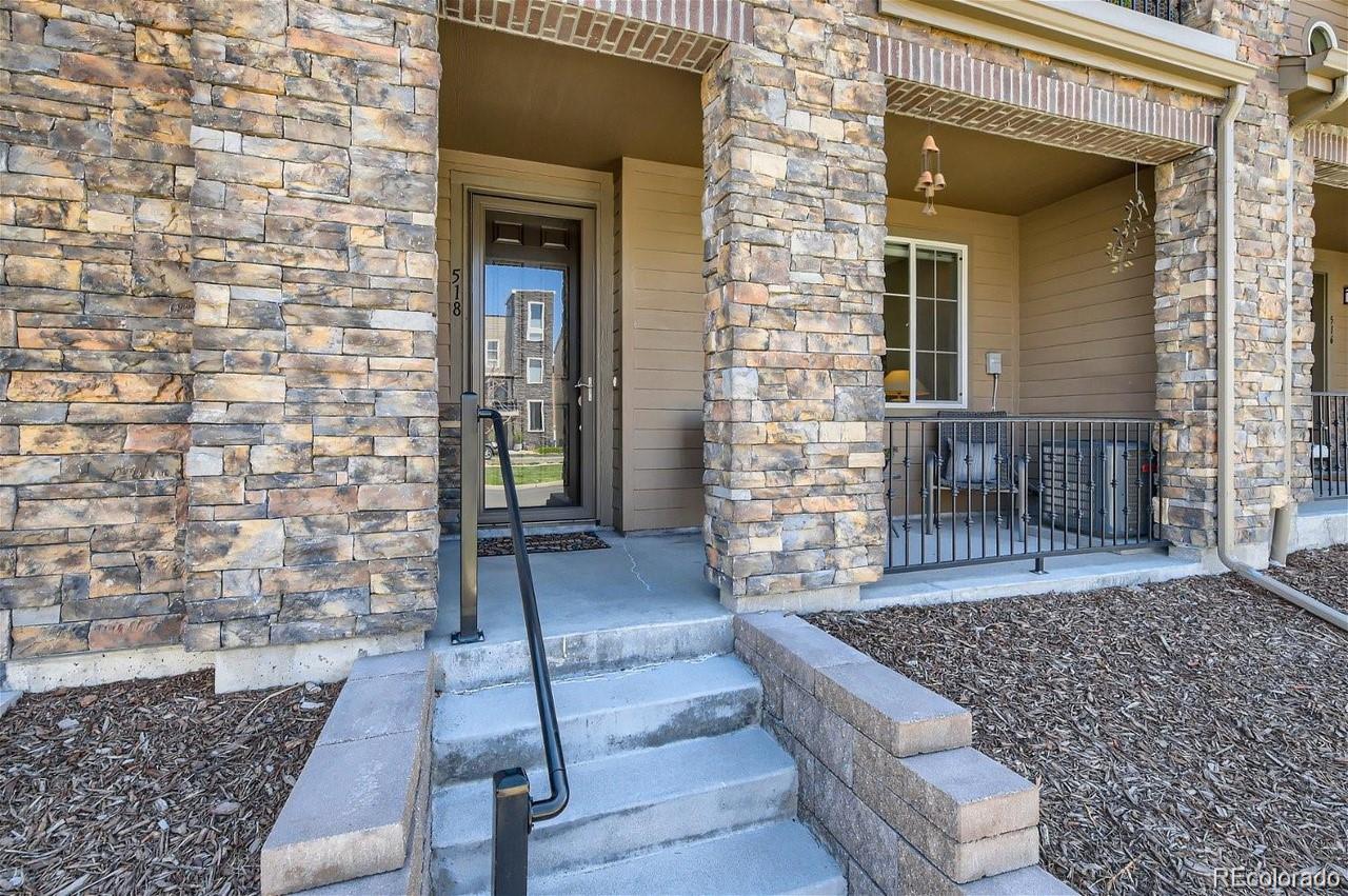 518 E Dry Creek Pl, Littleton, CO 80122