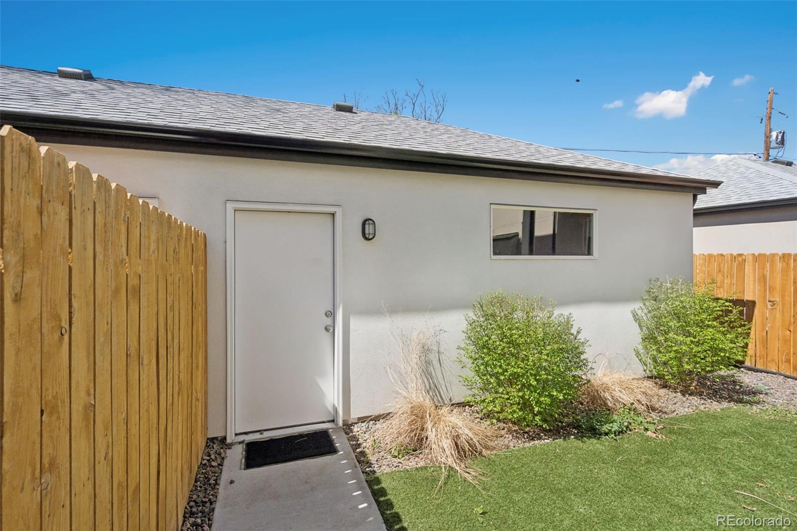 3075 S Delaware St, Englewood, CO 80110