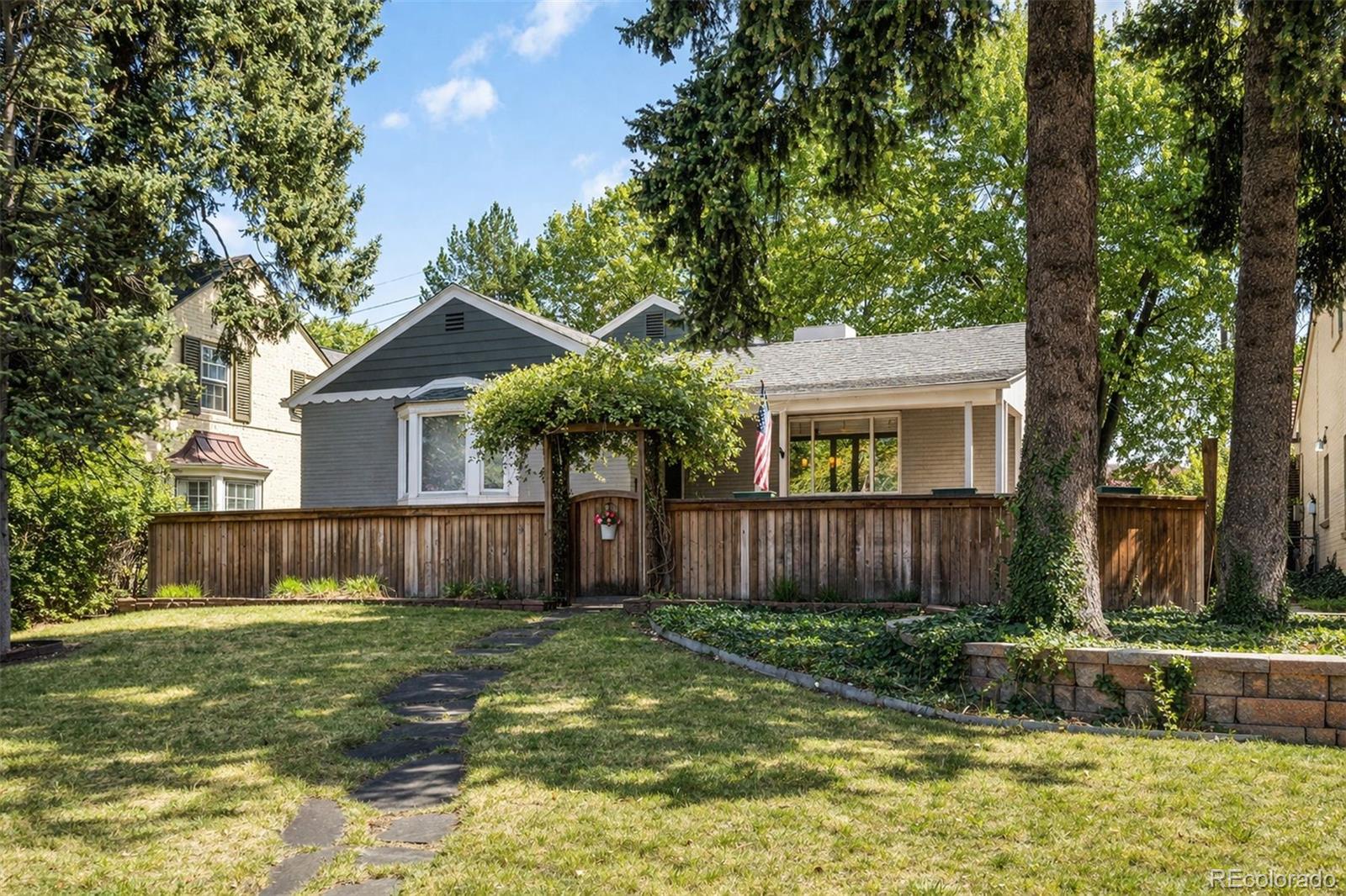 1130 N Monaco Pw, Denver, CO 80220