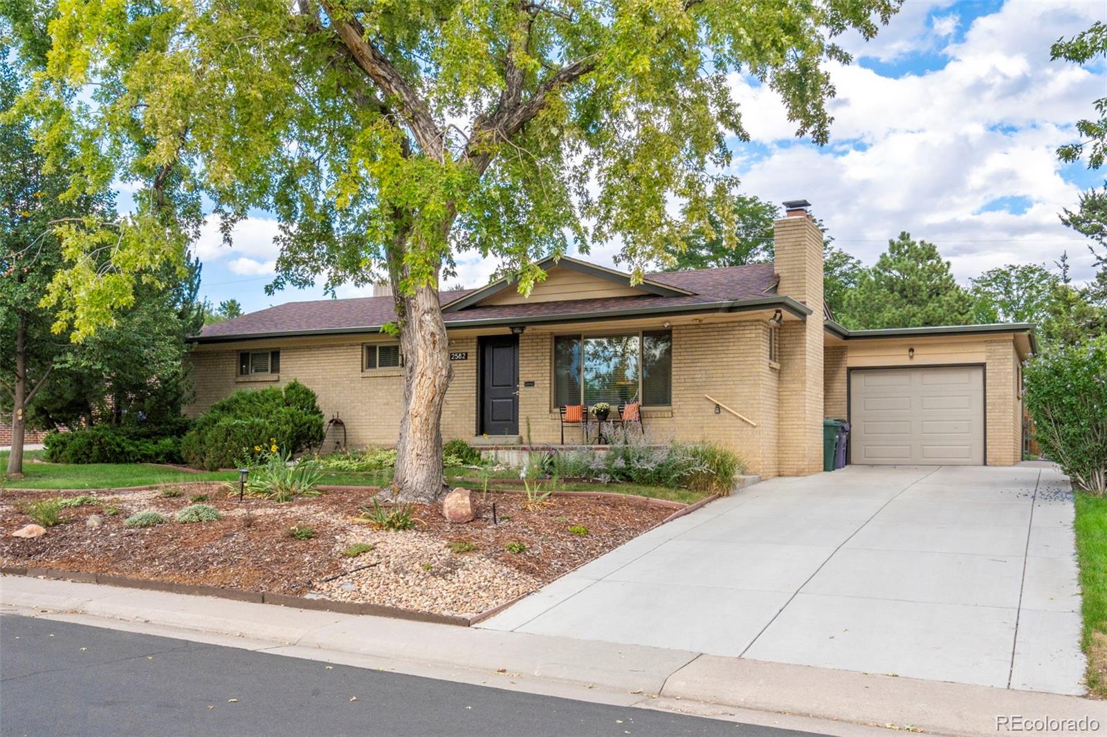 2582 S Dennison Ct, Denver, CO 80222