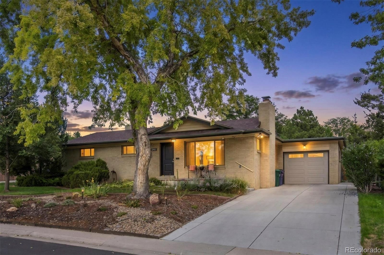 2582 S Dennison Ct, Denver, CO 80222