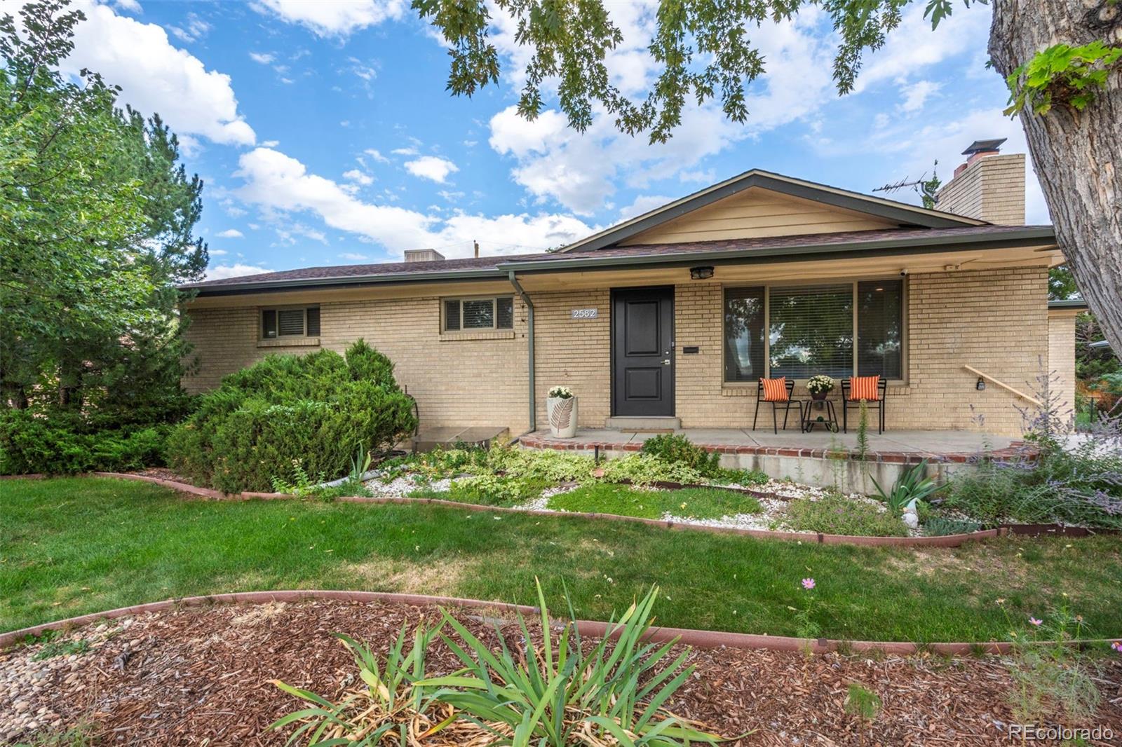2582 S Dennison Ct, Denver, CO 80222