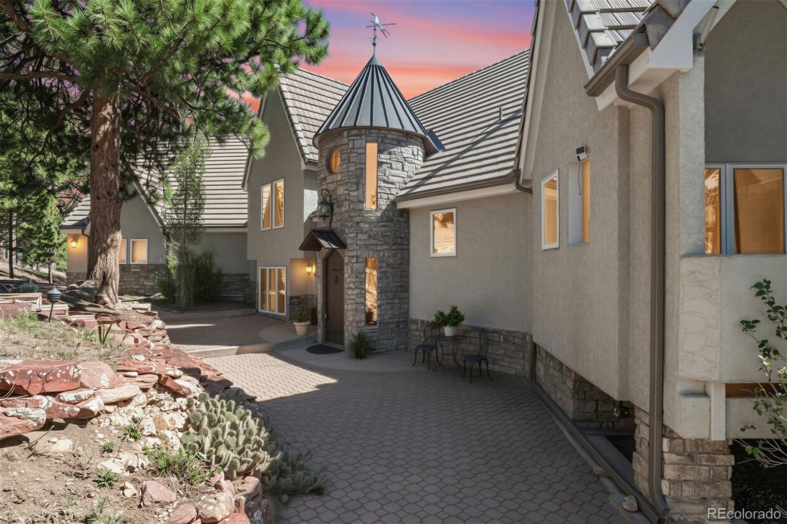 22594 Treetop Ln, Golden, CO 80401