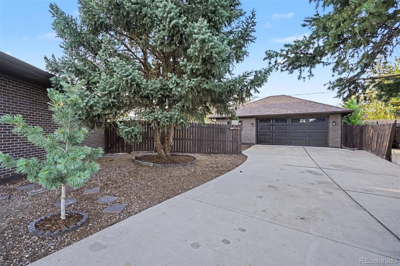 559 Elbert Way, Denver, CO 80221