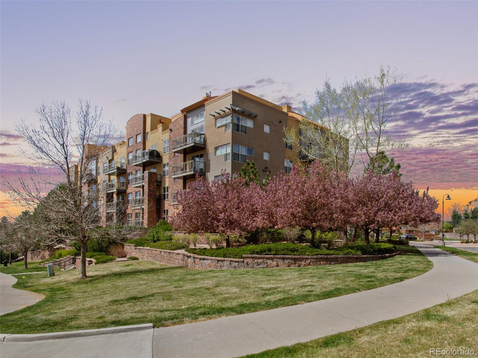 9019 E Panorama Cir #D204, Englewood, CO 80112