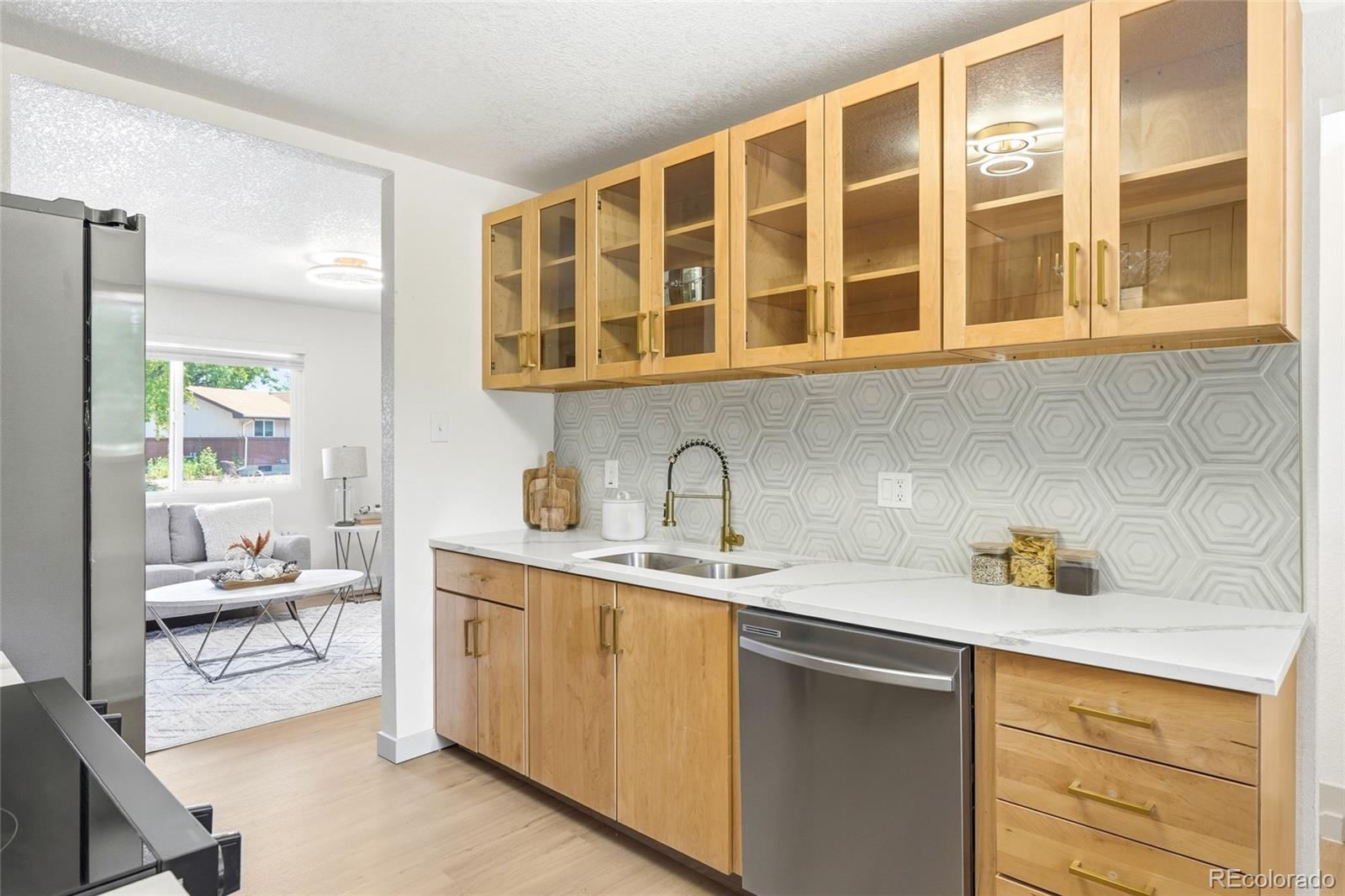 383 S Robb Way, Lakewood, CO 80226