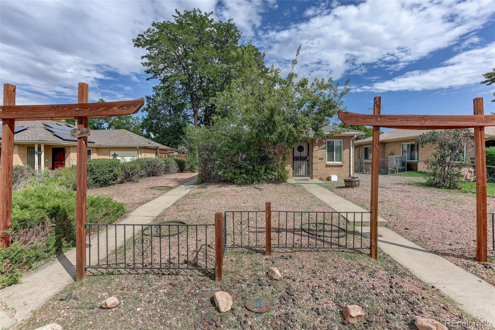 2314 Newport St, Denver, CO 80207