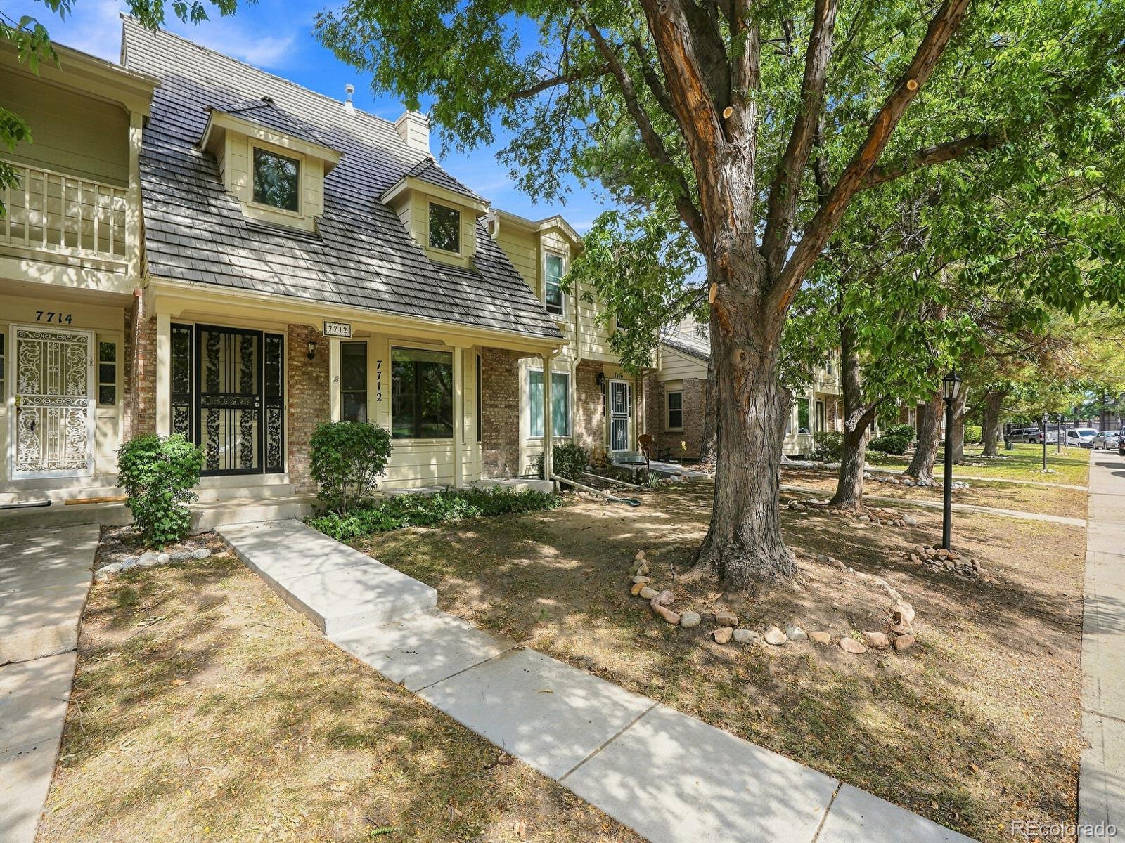 7712 S Cove Cir, Centennial, CO 80122