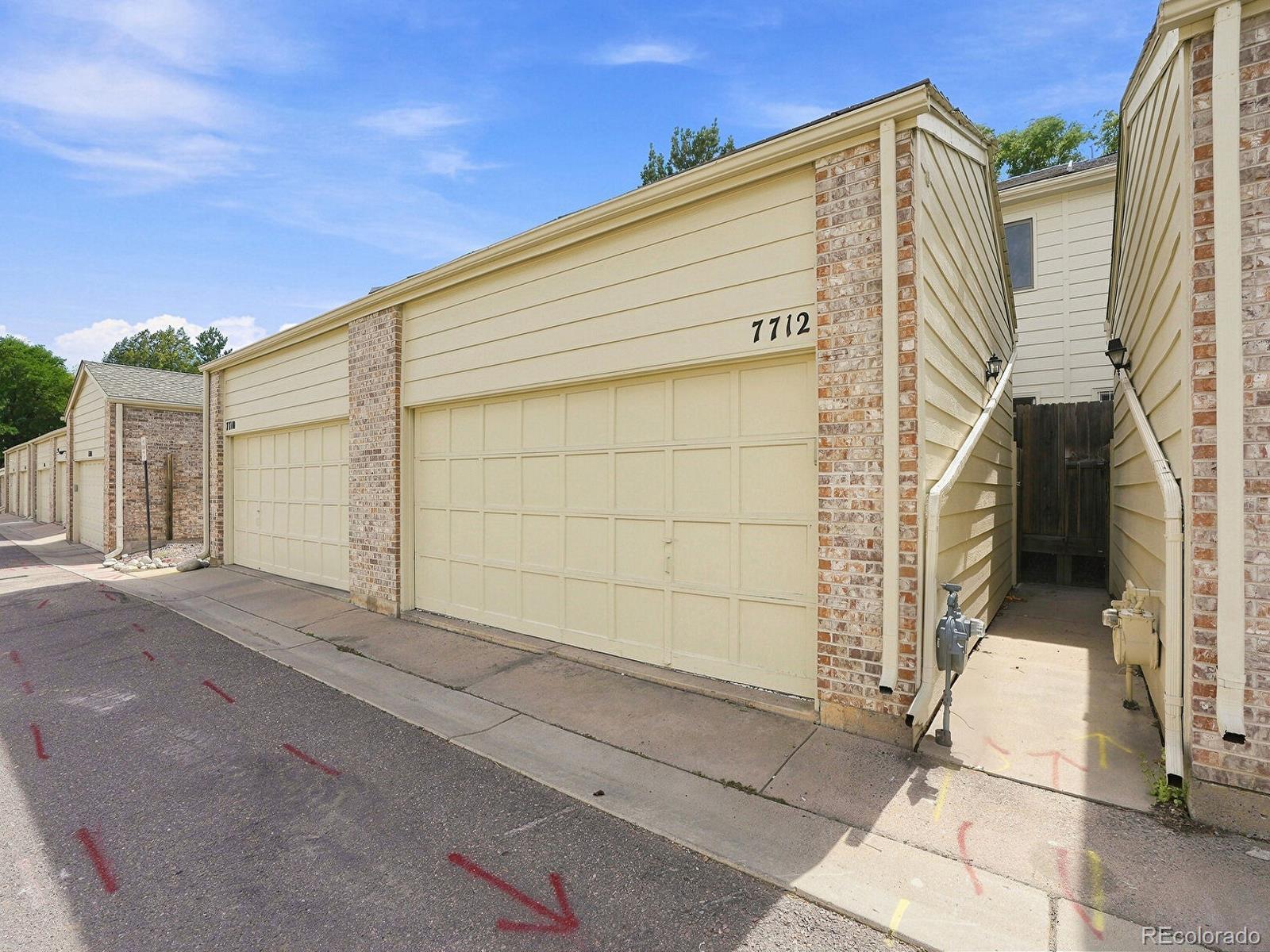 7712 S Cove Cir, Centennial, CO 80122