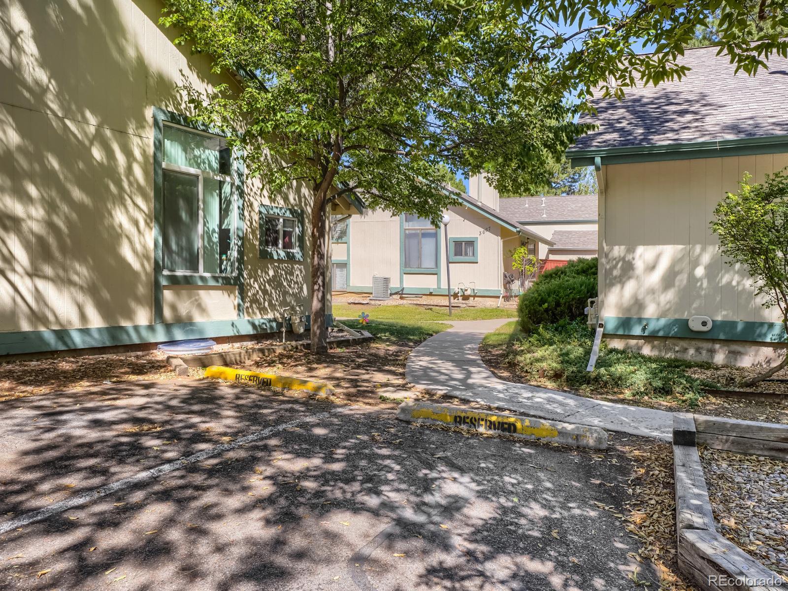 3771 S Danube Cir, Aurora, CO 80013