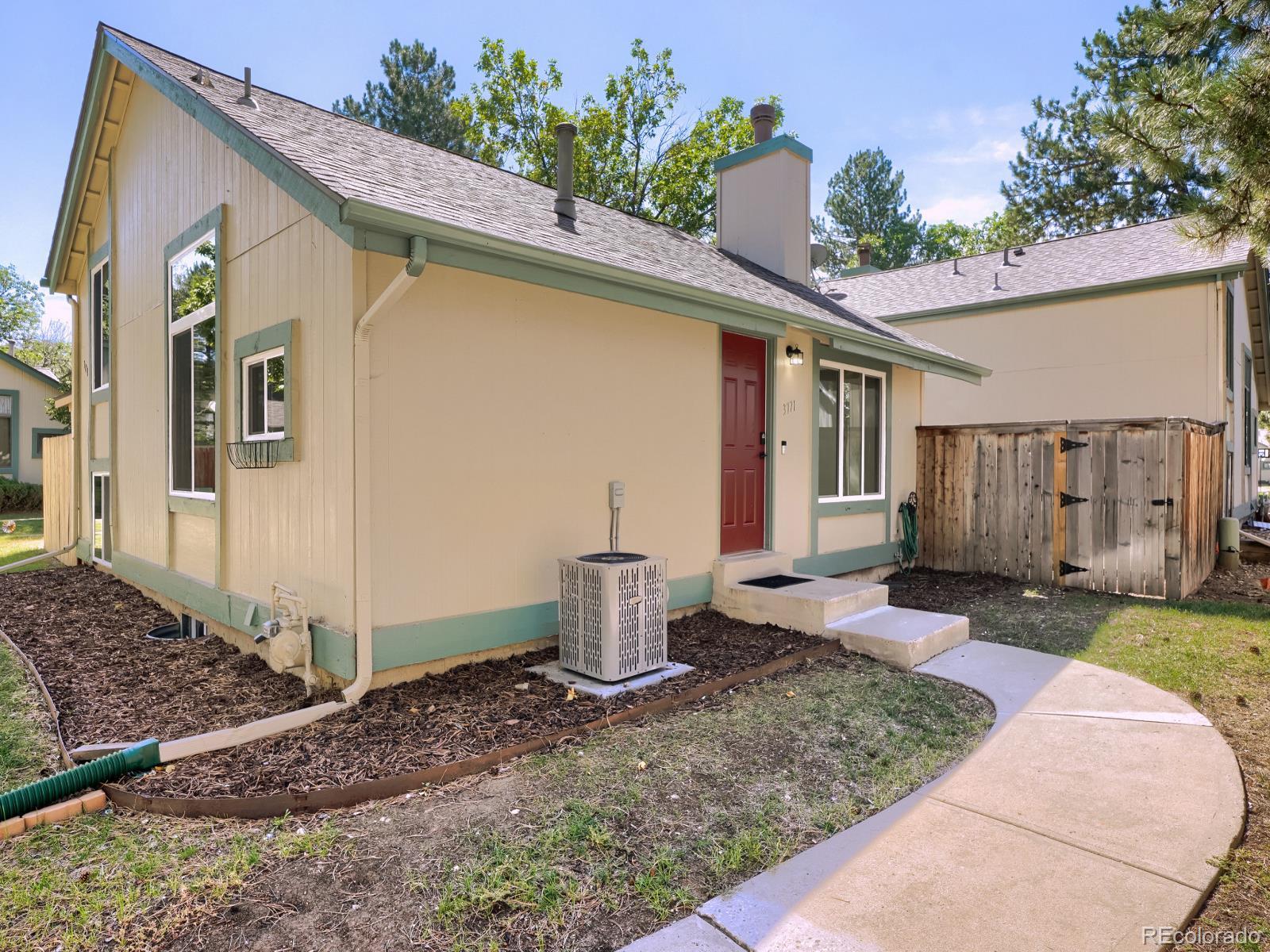 3771 S Danube Cir, Aurora, CO 80013