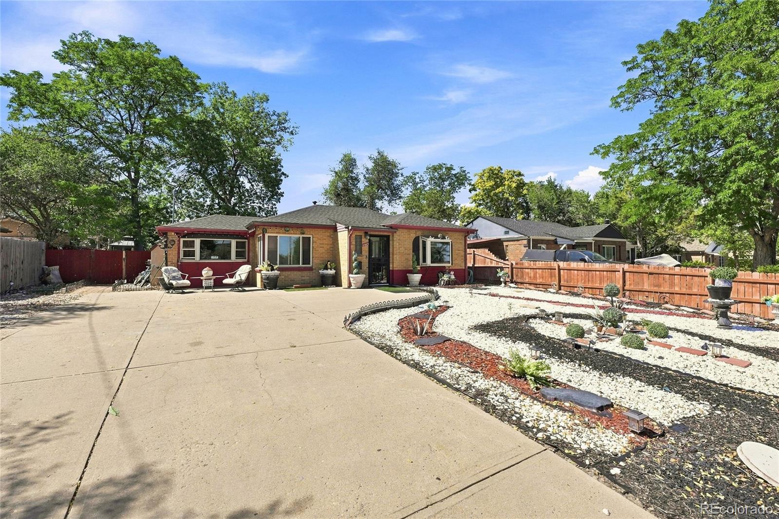 2065 Syracuse St, Denver, CO 80207