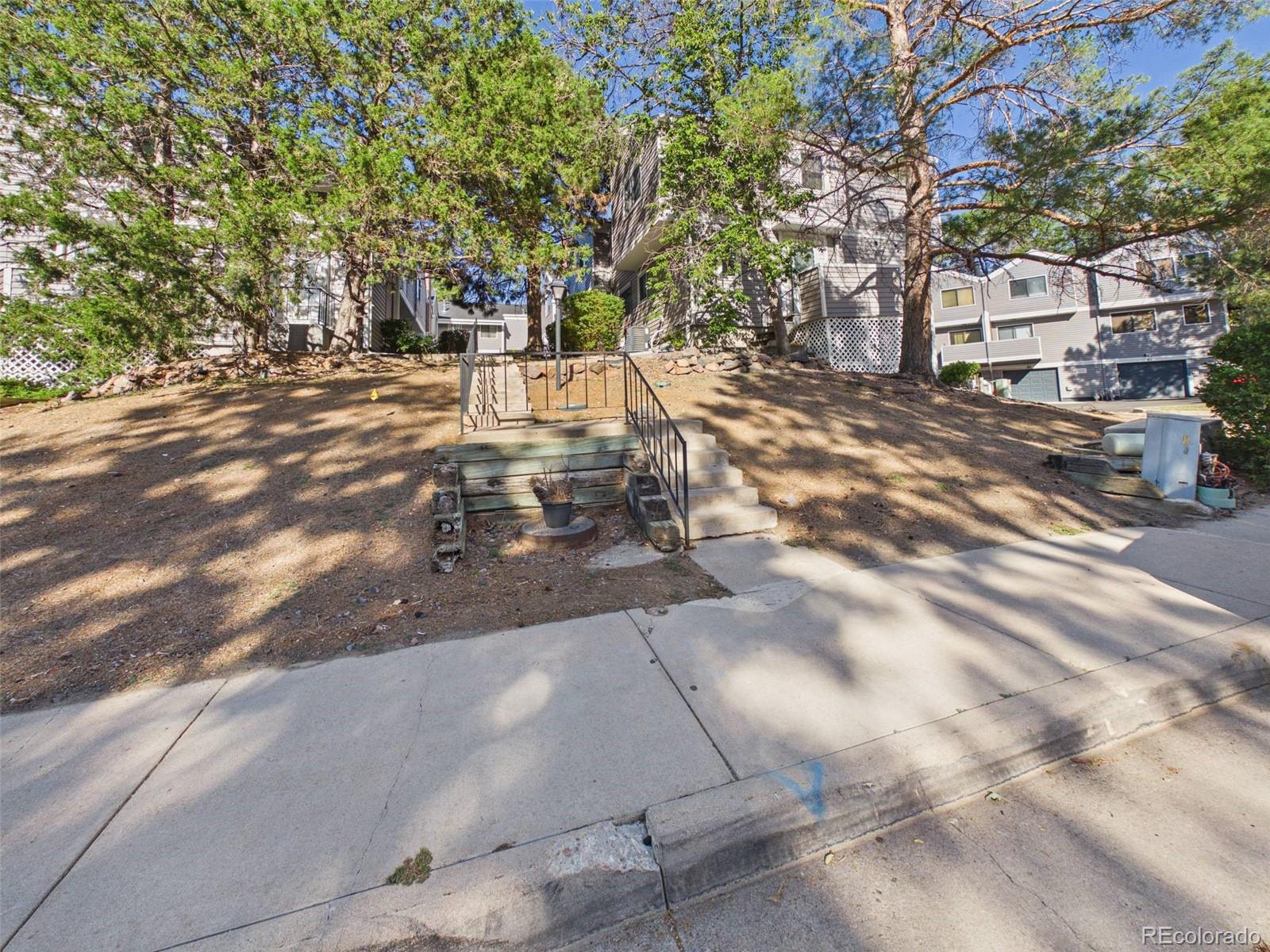 56 S Nome St, Aurora, CO 80012