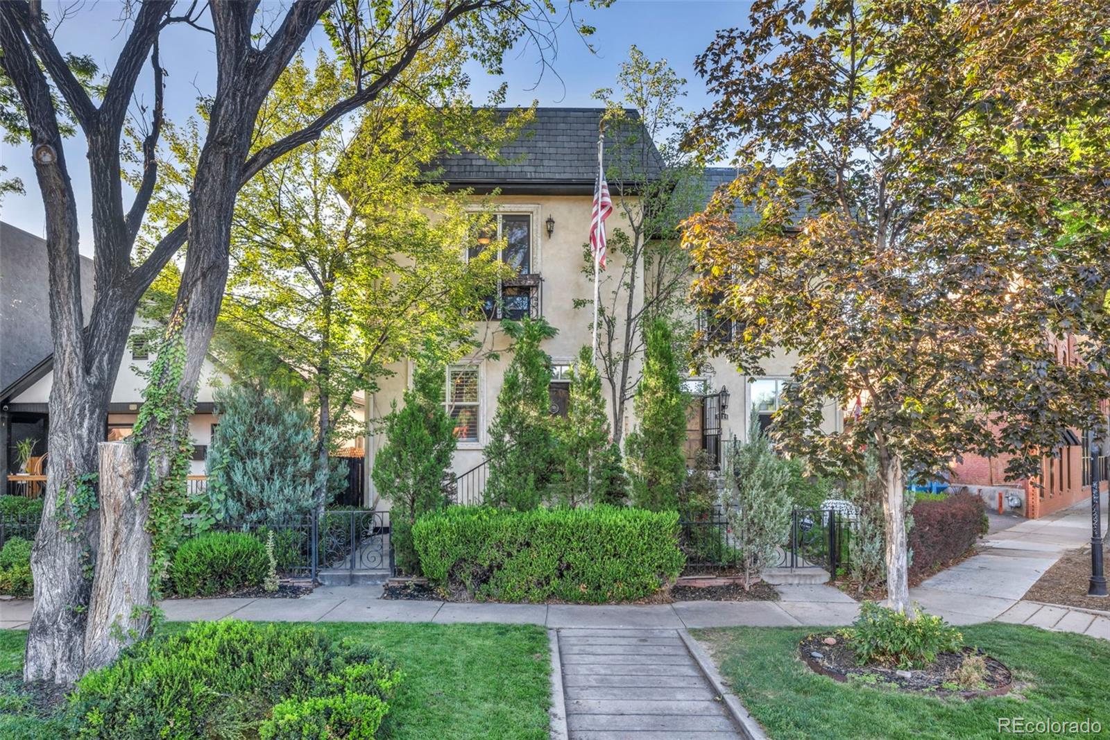 2527 Tremont Pl, Denver, CO 80205