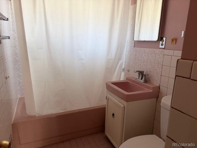 3134 Blackhawk St, Aurora, CO 80011