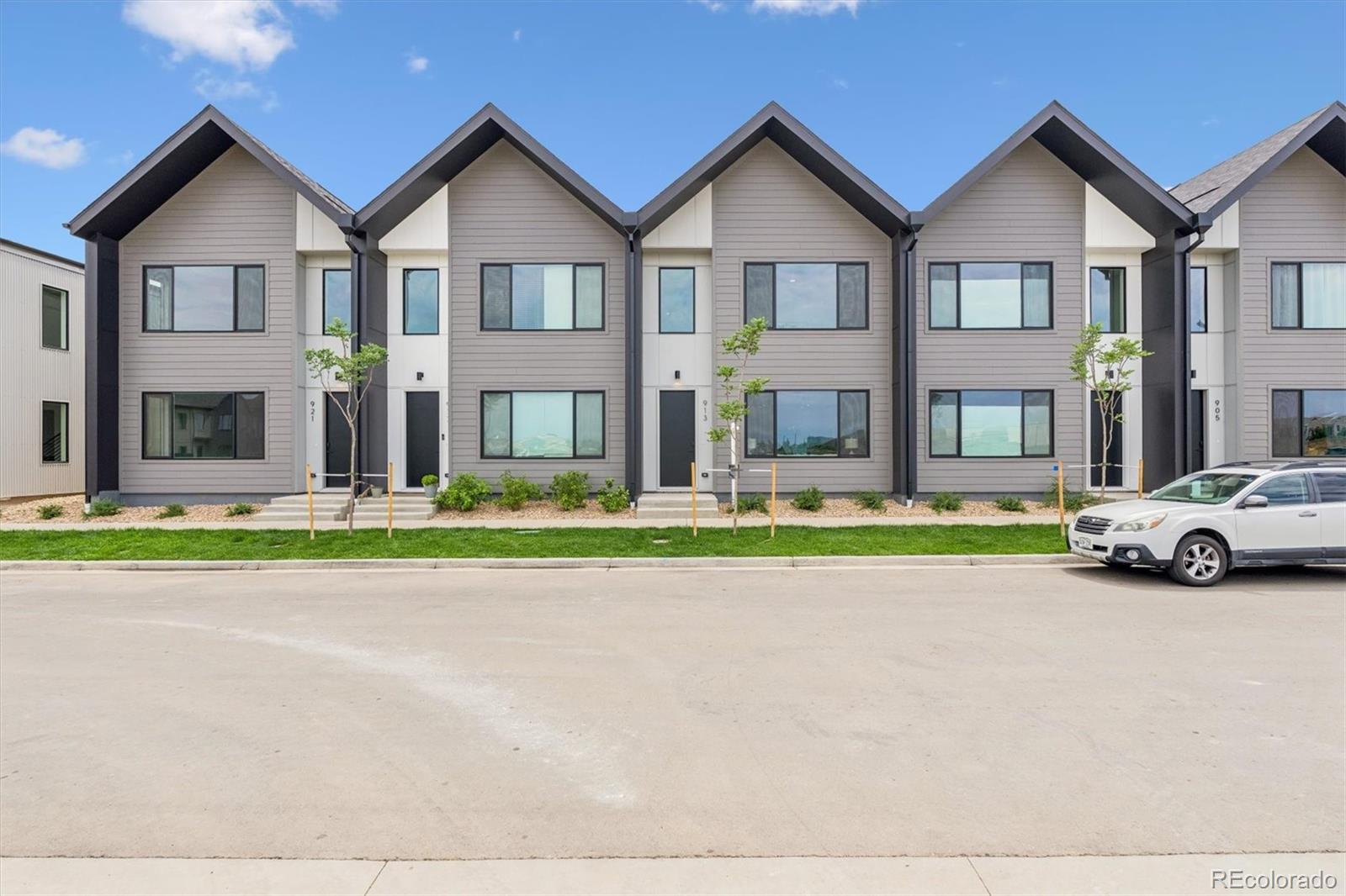921 Edge Cir, Longmont, CO 80501