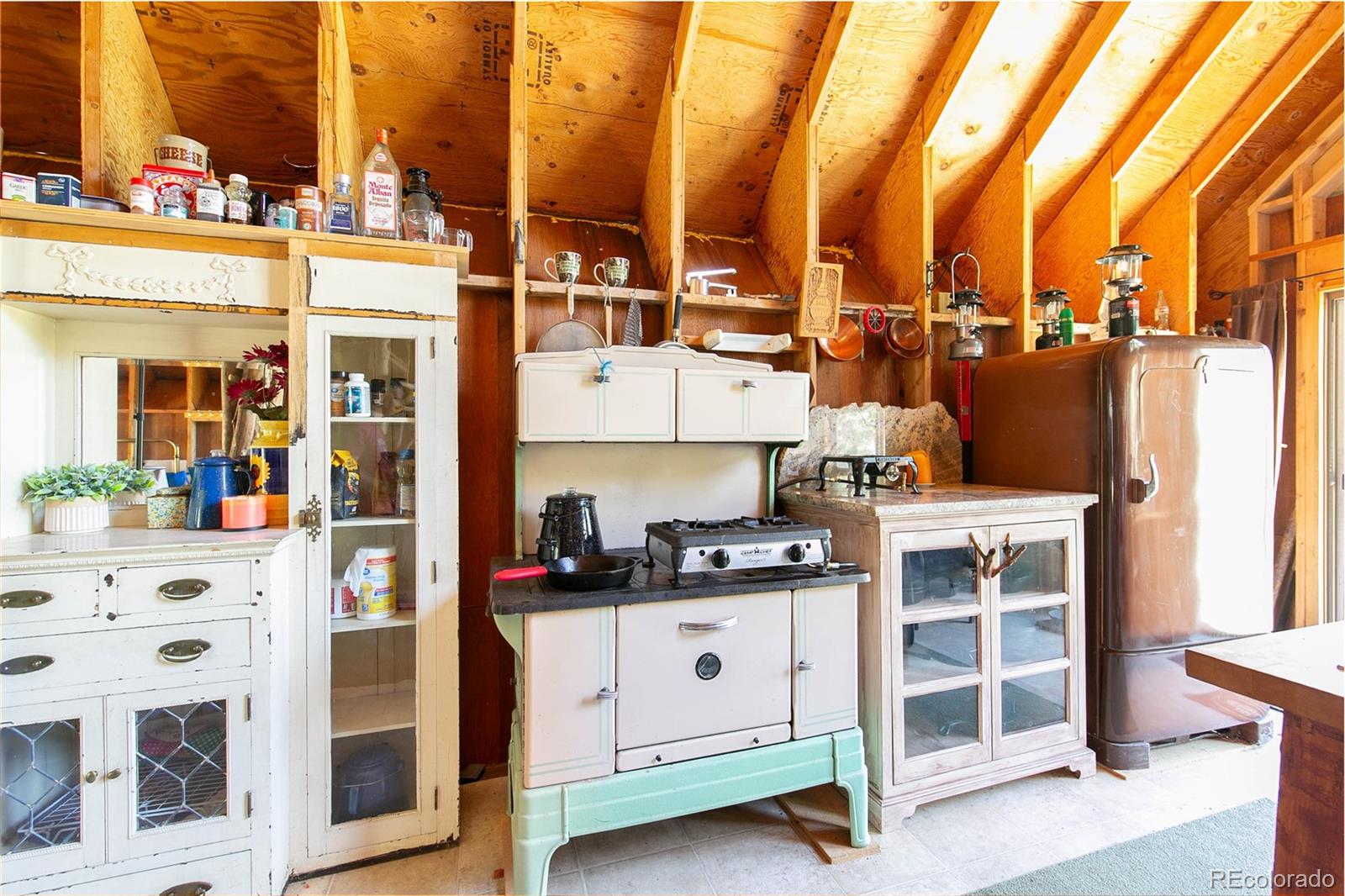 000 Lake View Dr, Meredith, CO 81642