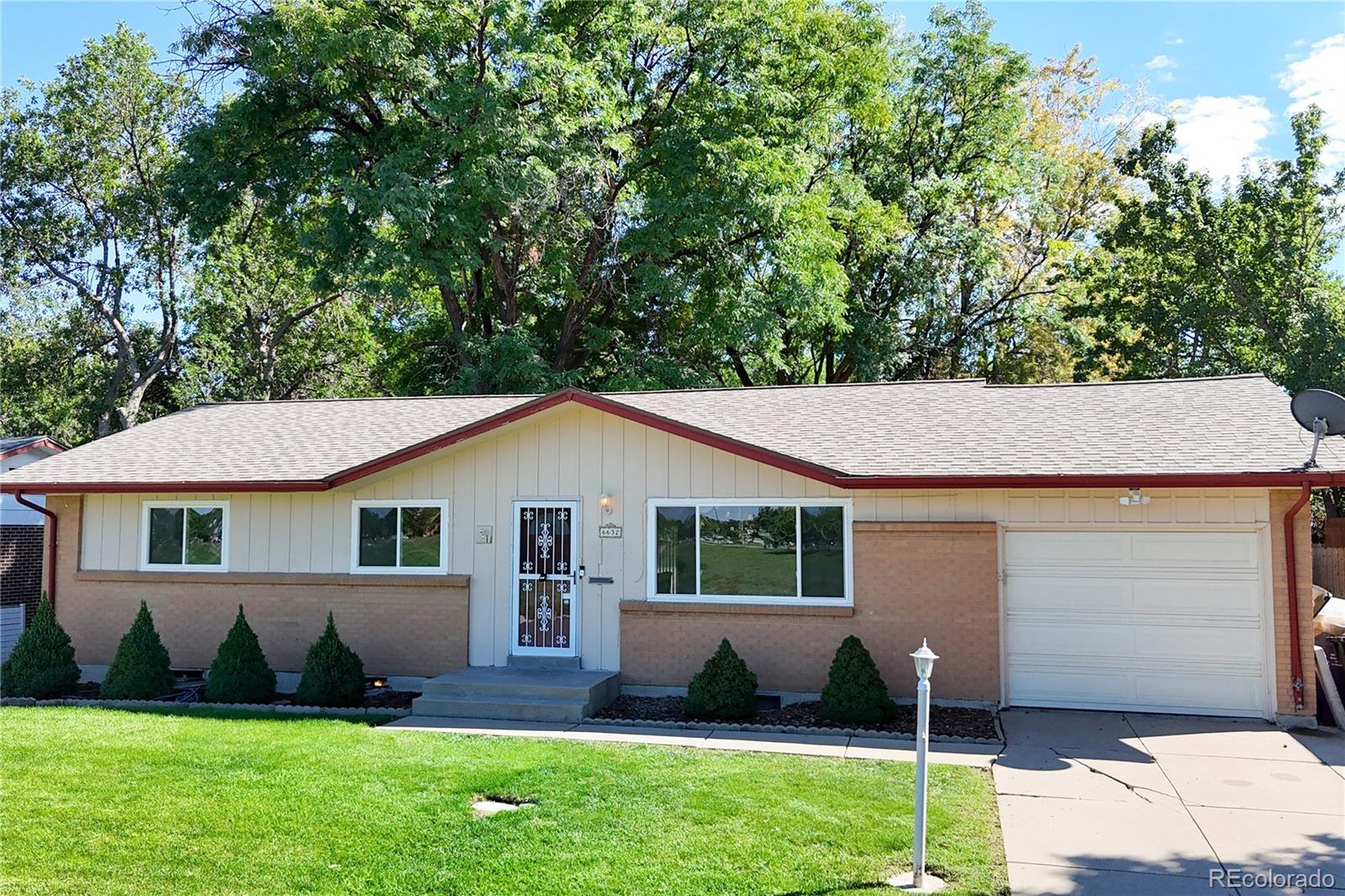 6632 E Dickenson Pl, Denver, CO 80224