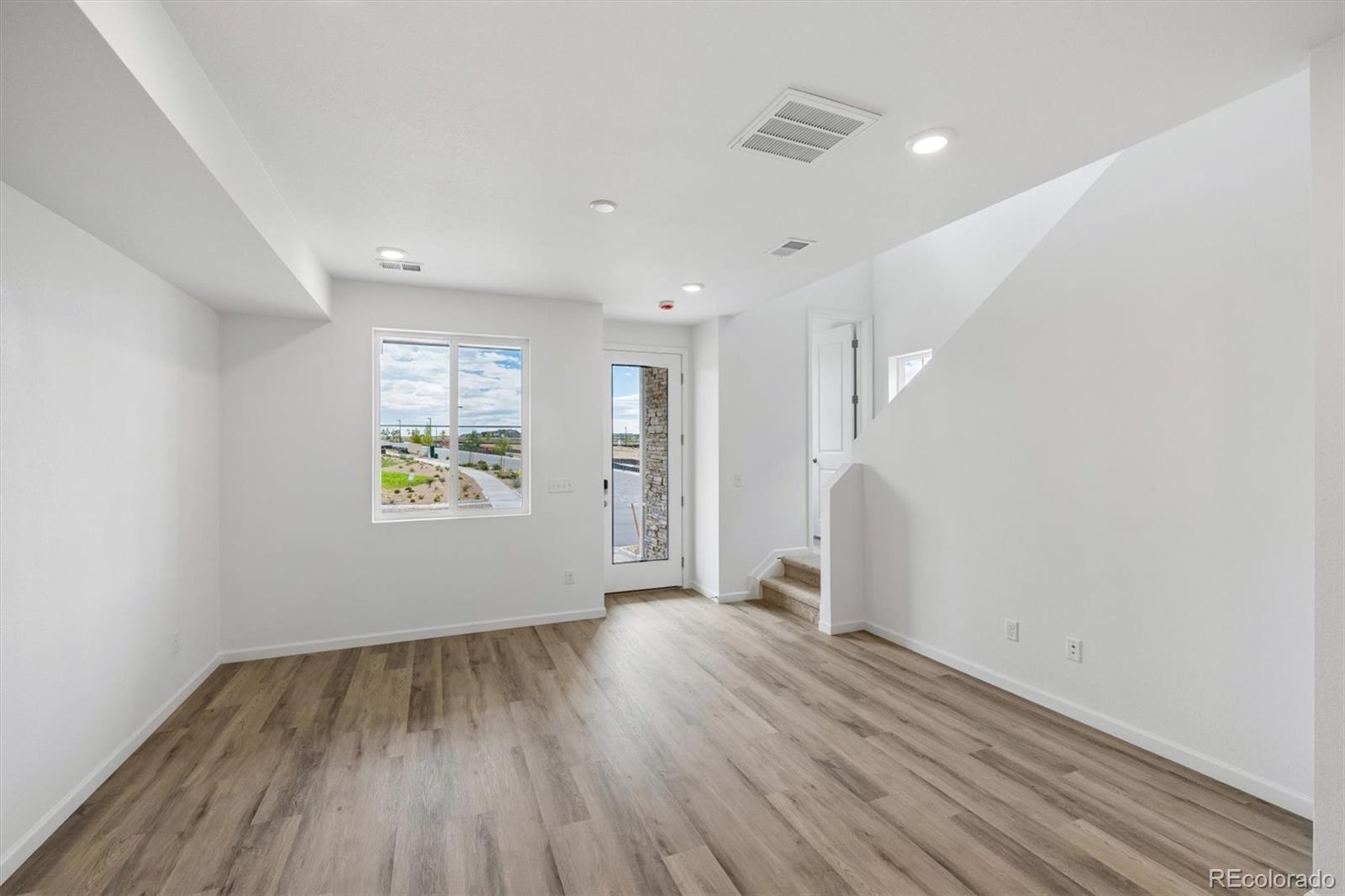 21411 E 67th Ave, Aurora, CO 80019