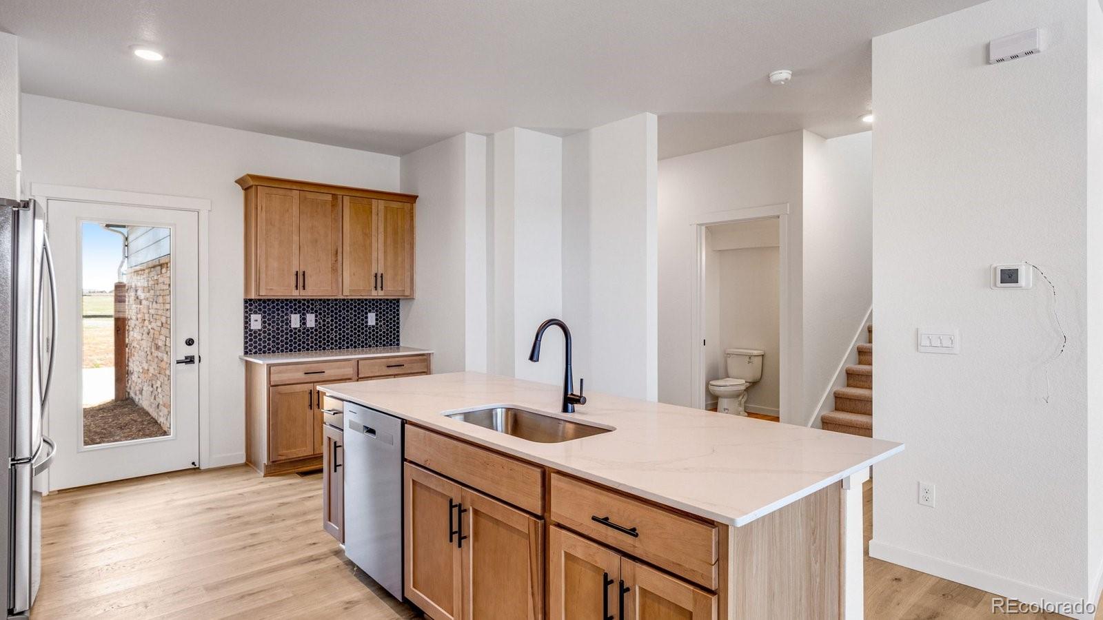 697 N Ukraine St, Aurora, CO 80018