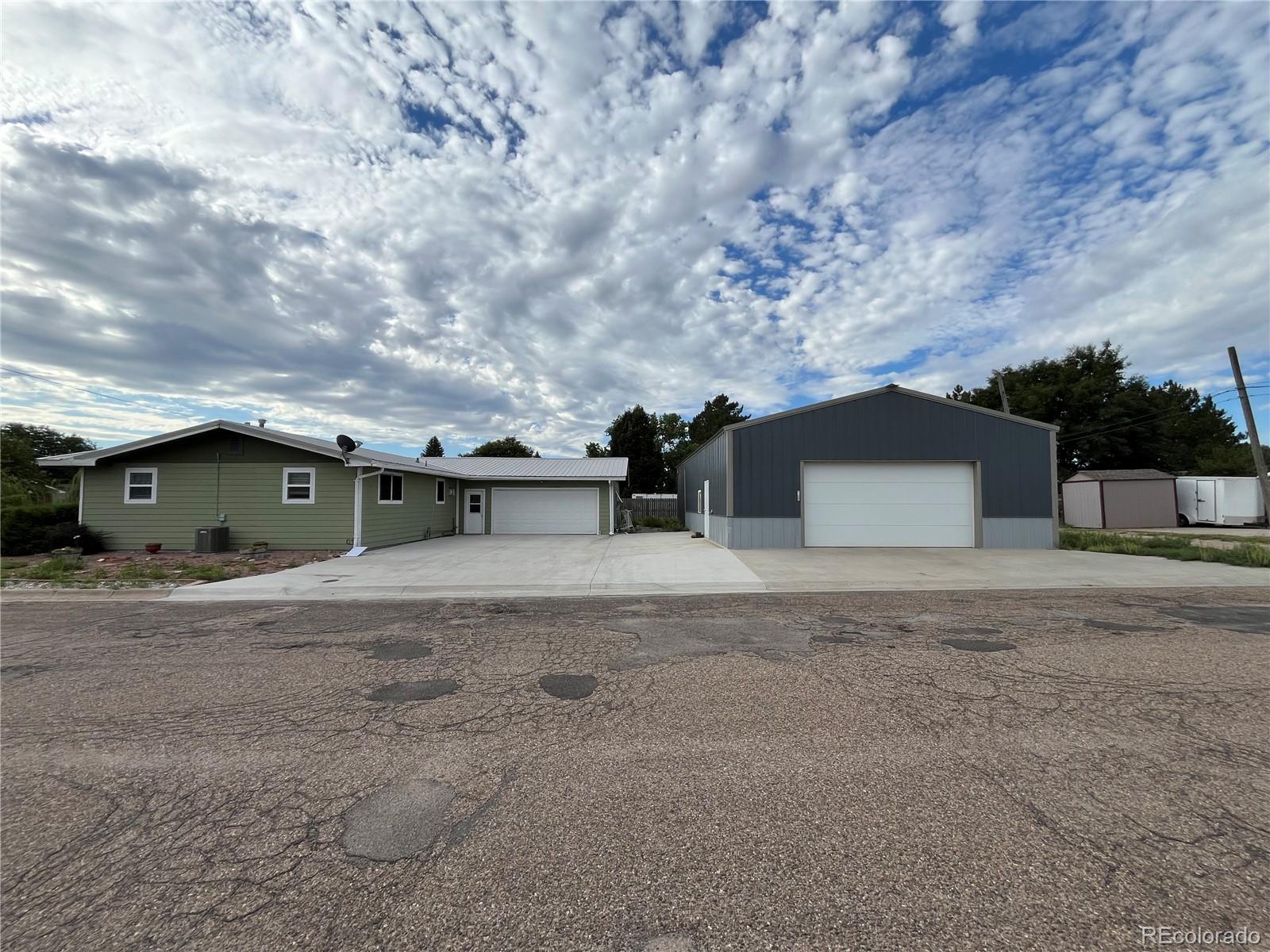 215 S 16th St, Burlington, CO 80807