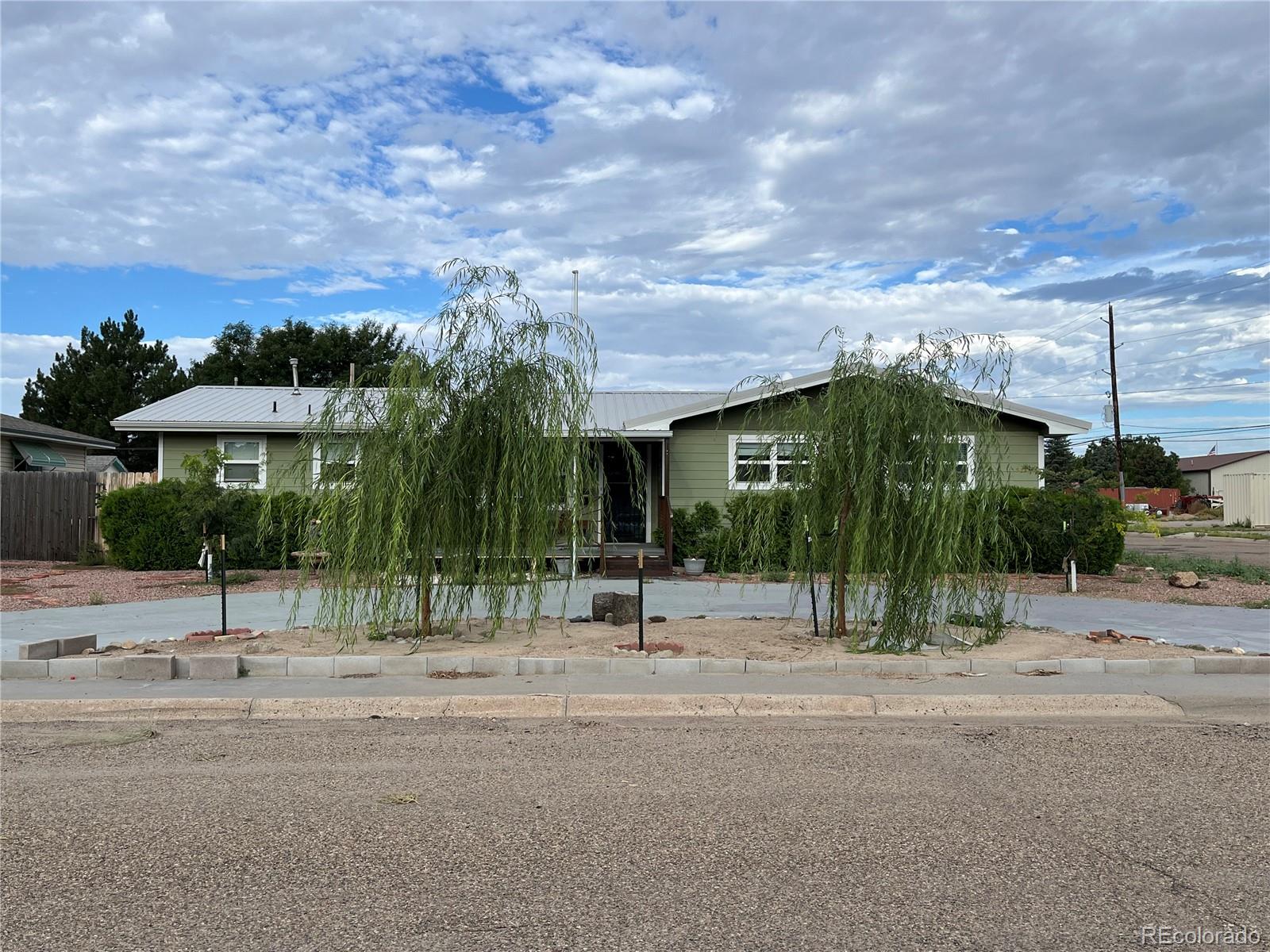 215 S 16th St, Burlington, CO 80807