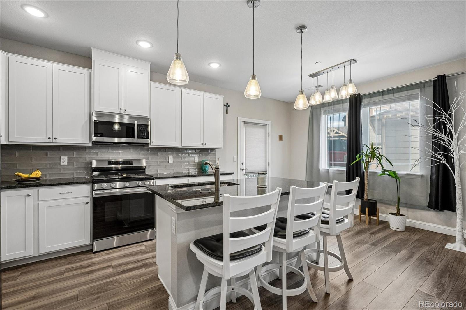 9992 W Victoria Pl #101, Littleton, CO 80127