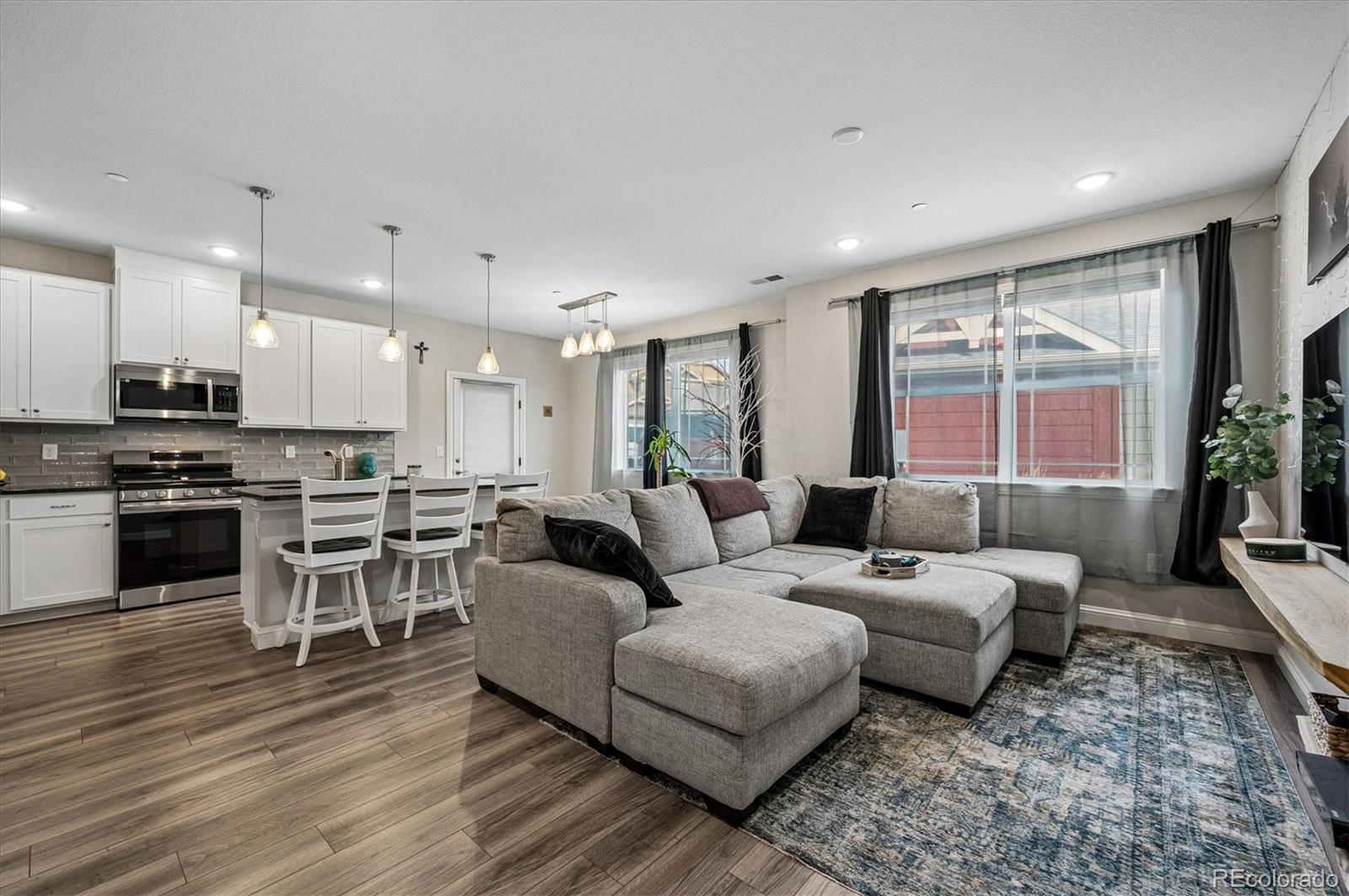 9992 W Victoria Pl #101, Littleton, CO 80127