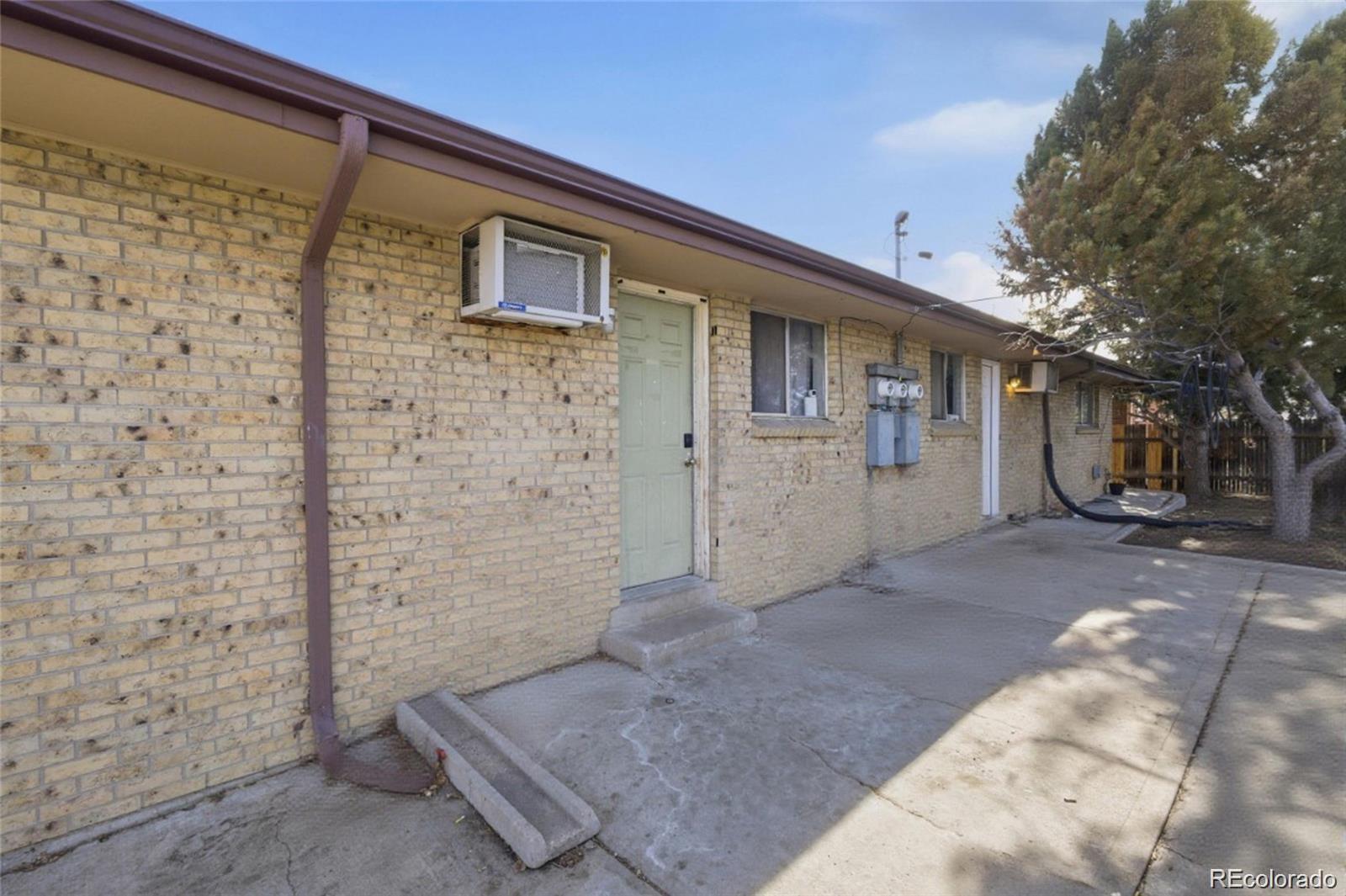 43 Lansing St, Aurora, CO 80010