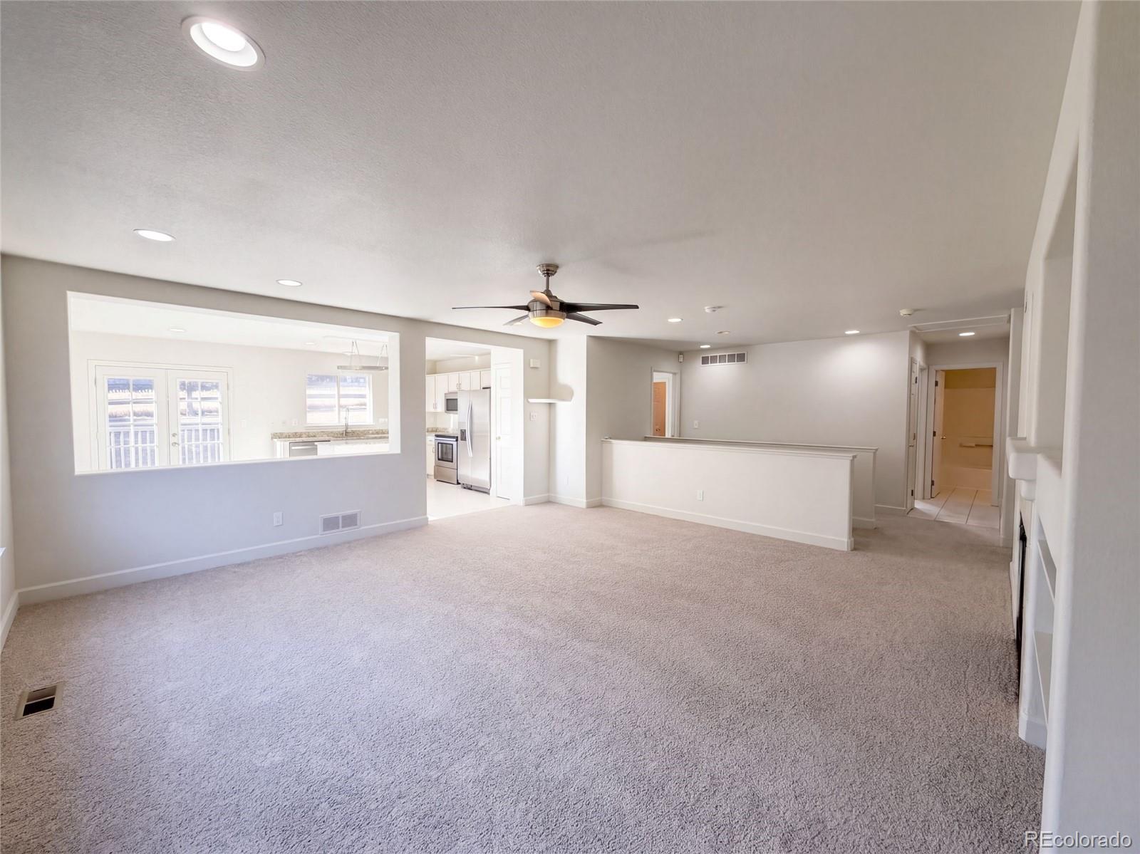 10009 Strathfield Ln, Highlands Ranch, CO 80126