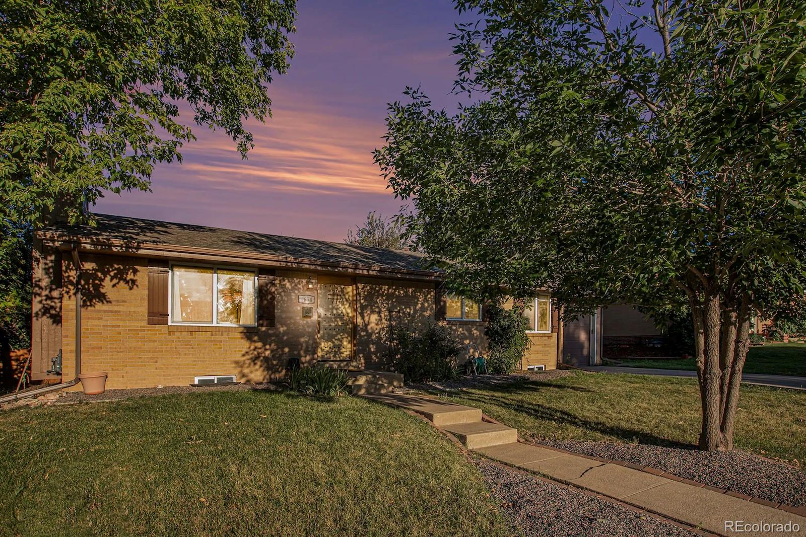 6634 S Penrose Ct, Centennial, CO 80121