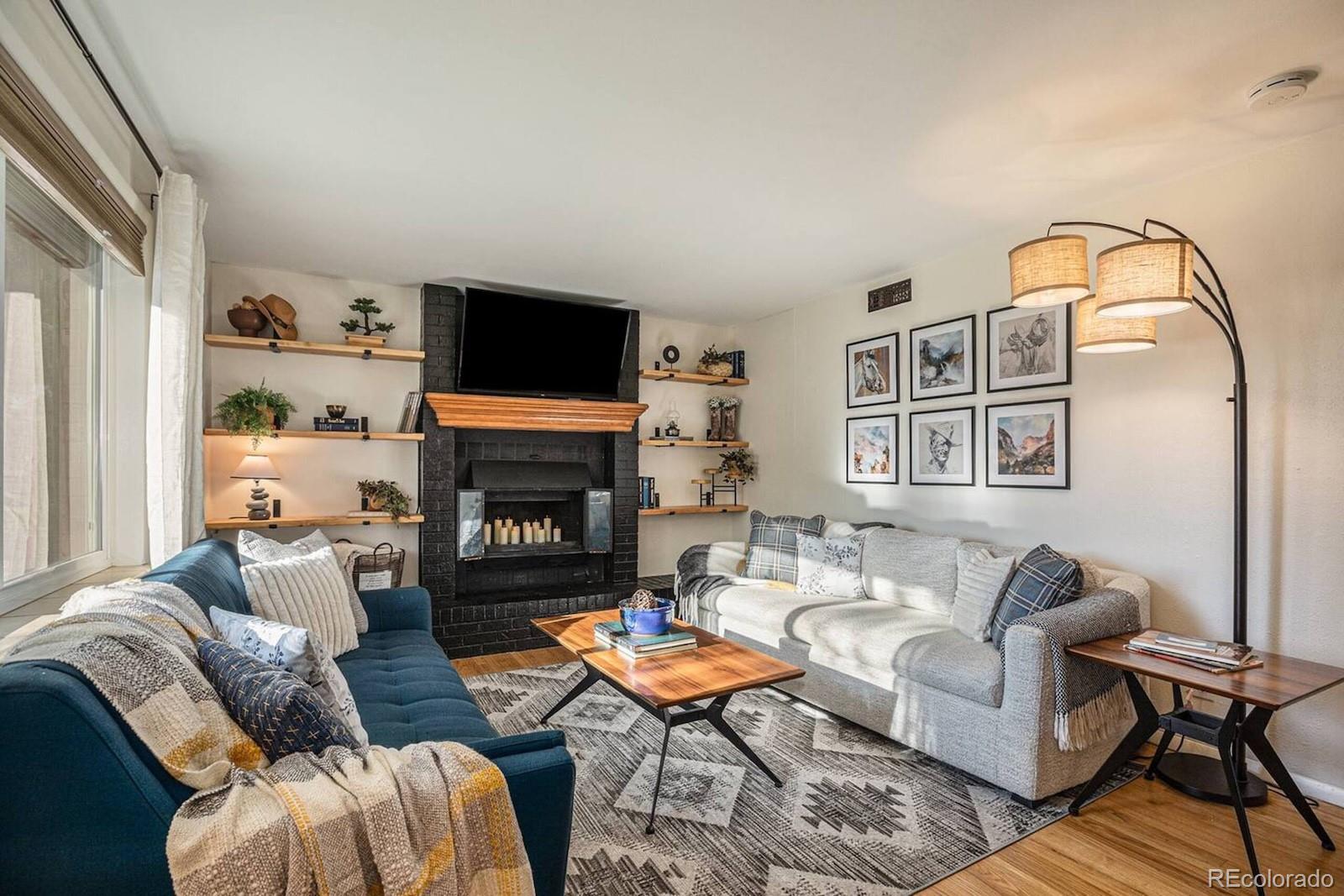 6634 S Penrose Ct, Centennial, CO 80121