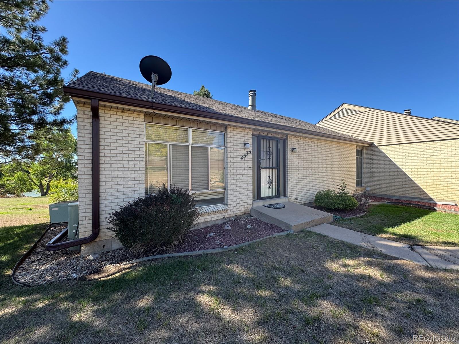 4374 W Pondview Dr, Littleton, CO 80123