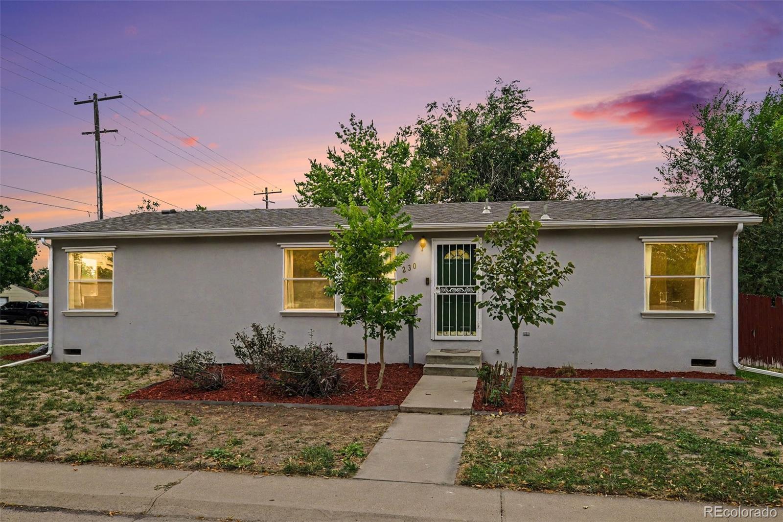 2301 Florence St, Aurora, CO 80010