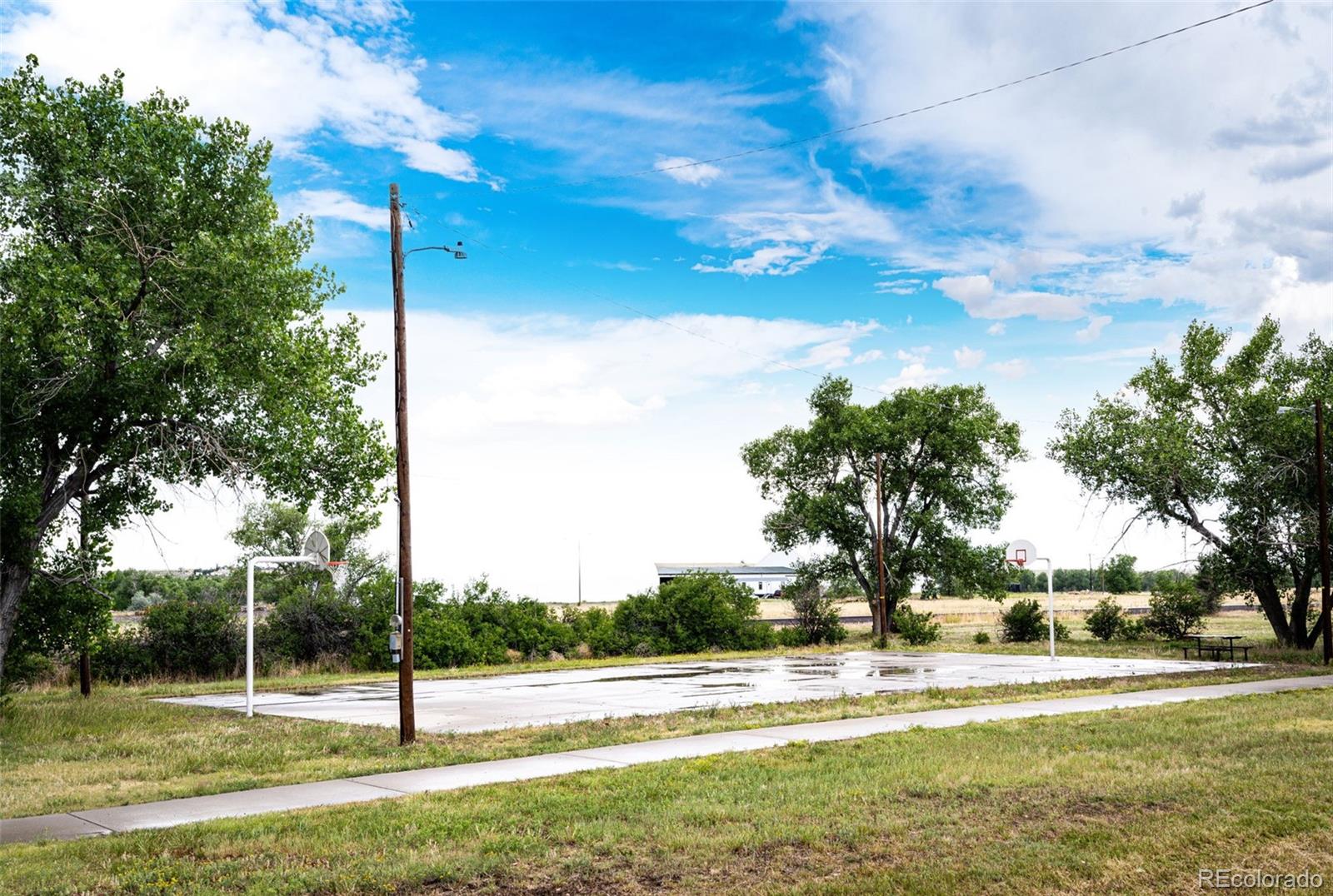 338 S 4th Ct, Deer Trail, CO 80105