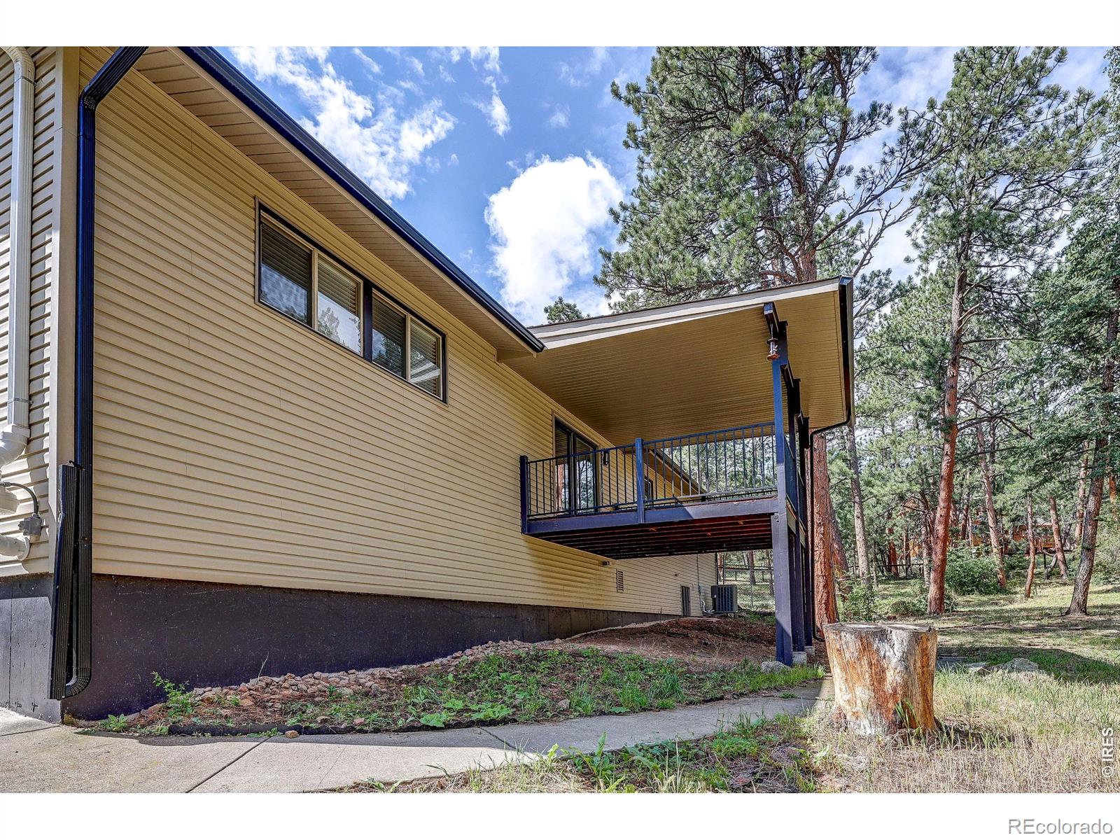 166 Cherokee Rd, Lyons, CO 80540